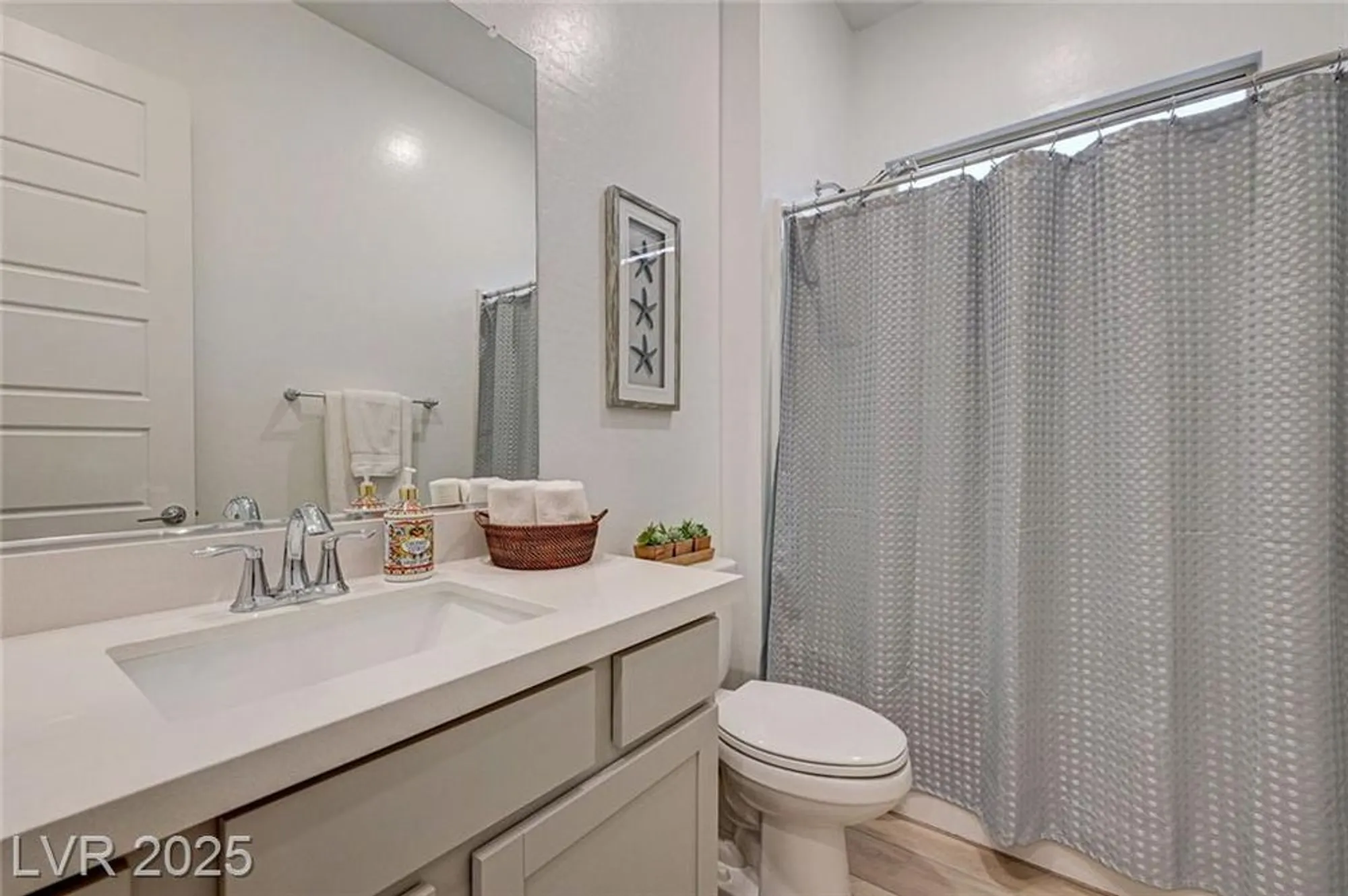 Property Slideshow image 40 of 67 | 912 allister fields ln, Las Vegas, NV, 89138