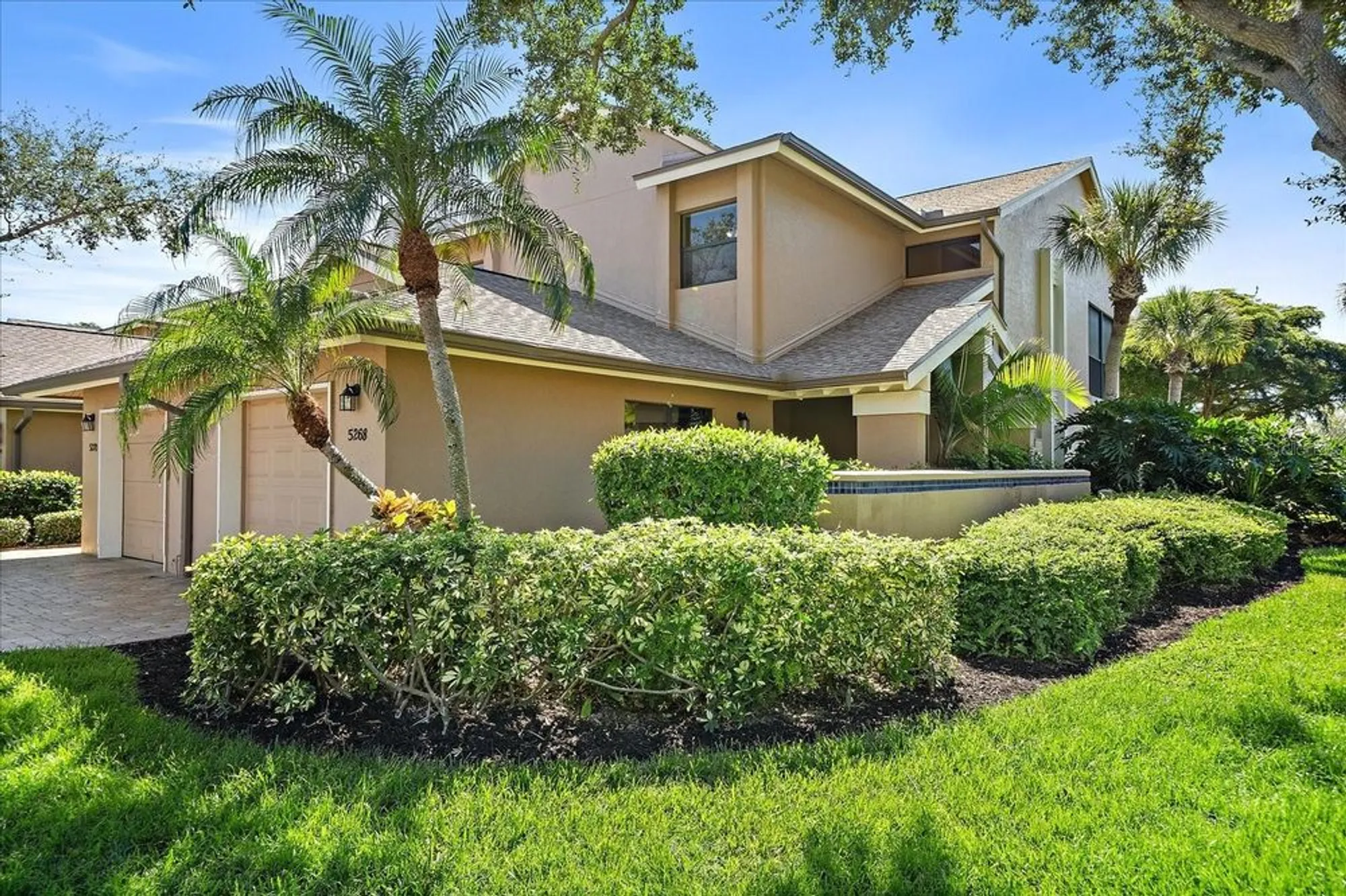 Property Slideshow image 1 of 44 | 5268 heron way 204, Sarasota, FL, 34231