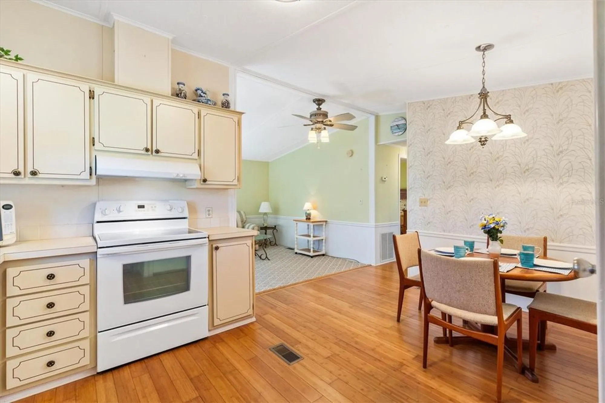 Property Slideshow image 6 of 35 | 610 tarrson blvd, The Villages, FL, 32159