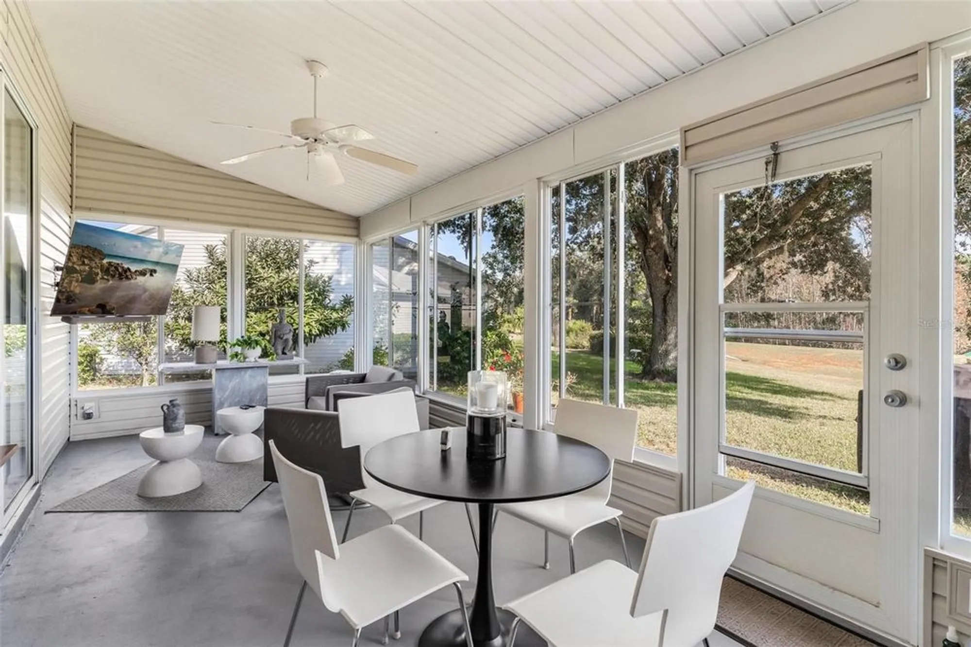 Property Slideshow image 34 of 55 | 25440 crestwater dr, Leesburg, FL, 34748