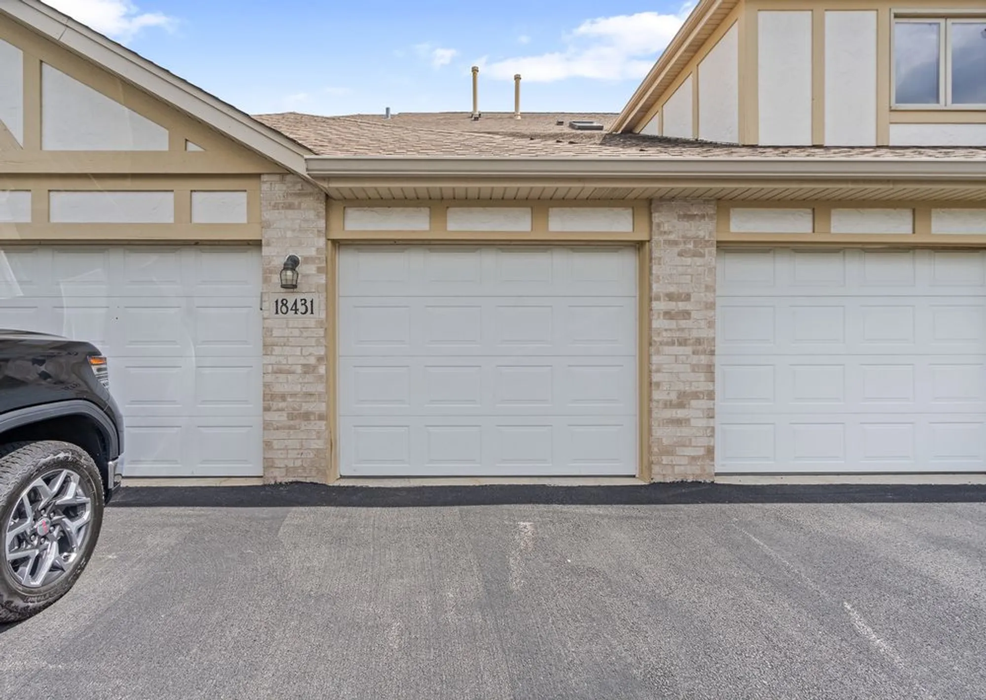 Property Slideshow image 29 of 33 | 18431 pine cone dr apt 1, Tinley Park, IL, 60477