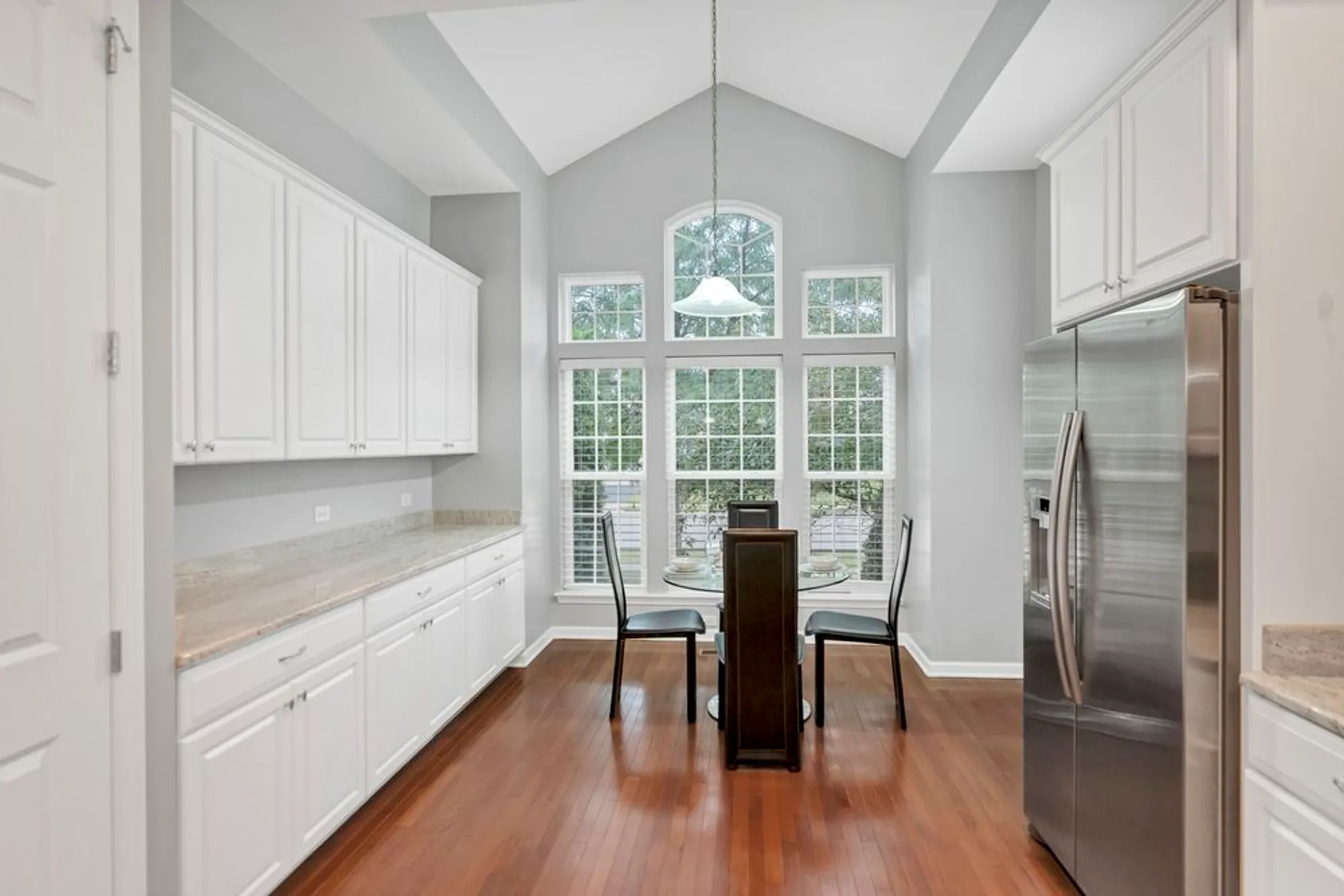 Property Slideshow image 12 of 43 | 3848 valhalla dr, Elgin, IL, 60124