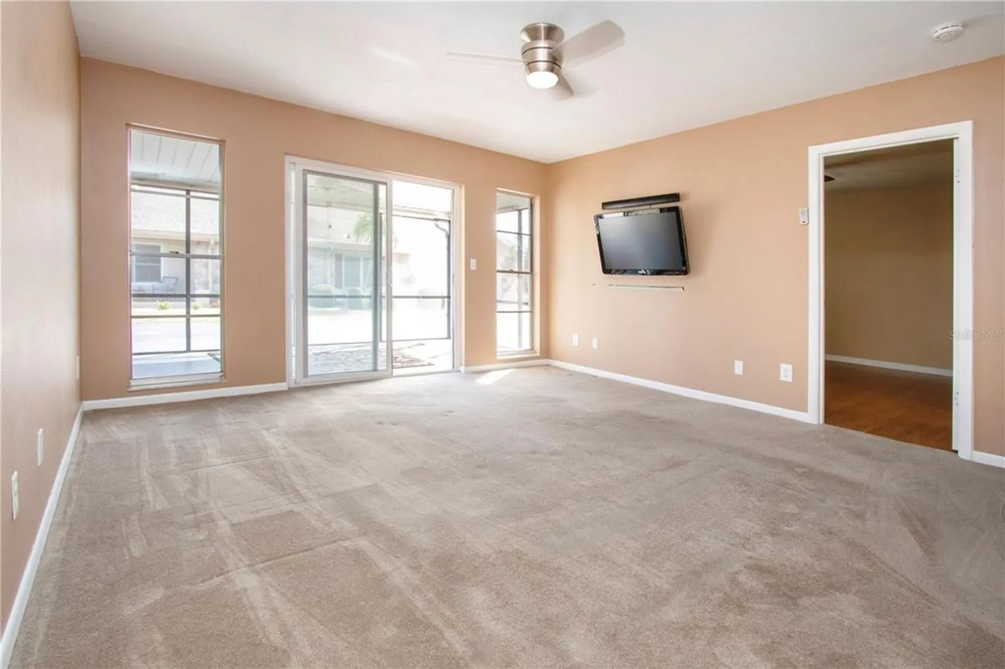 Property Slideshow image 19 of 60 | 332 club manor dr # 10, Sun City Center, FL, 33573