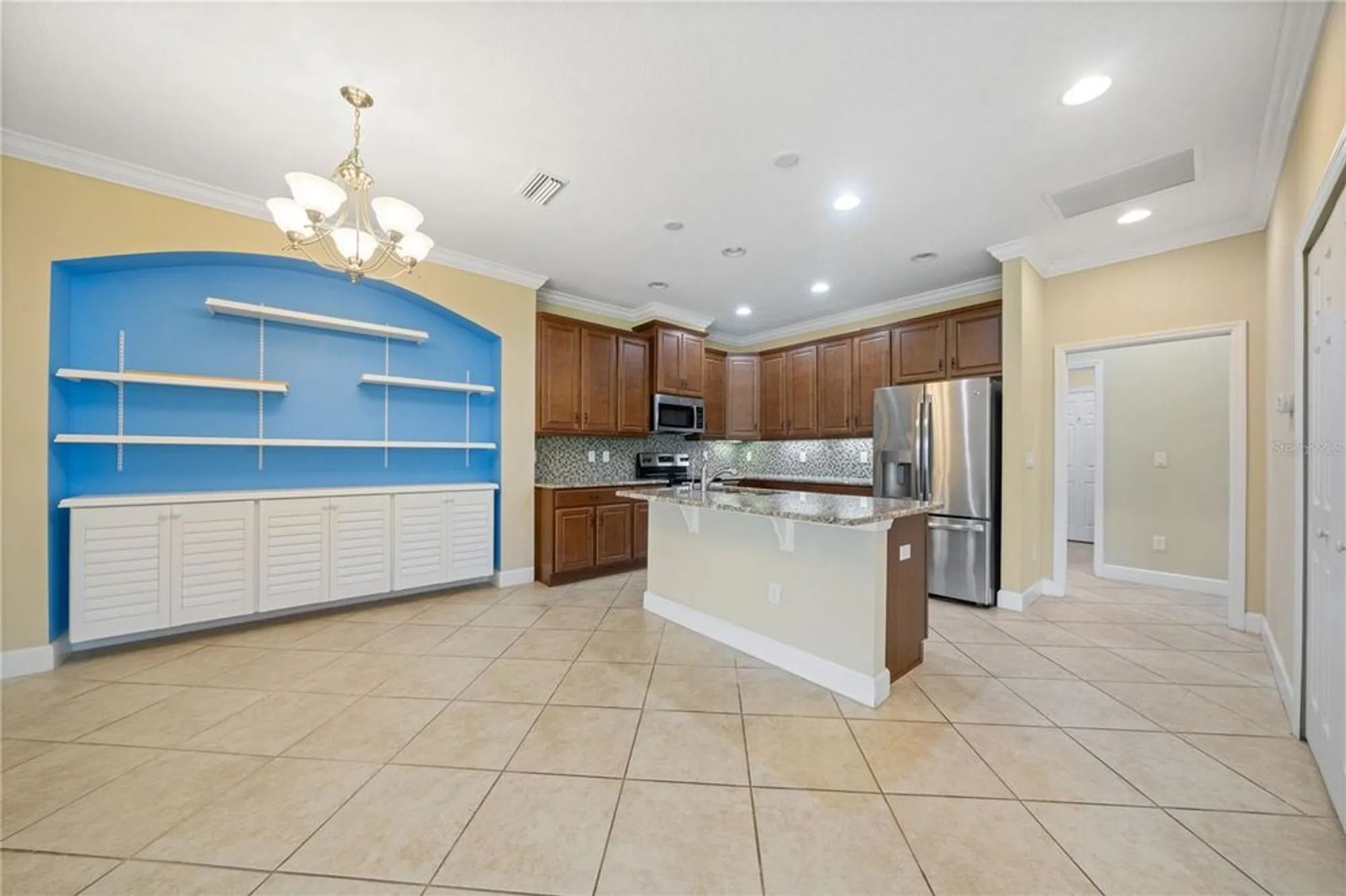 Property Slideshow image 10 of 57 | 802 chipper dr, Sun City Center, FL, 33573