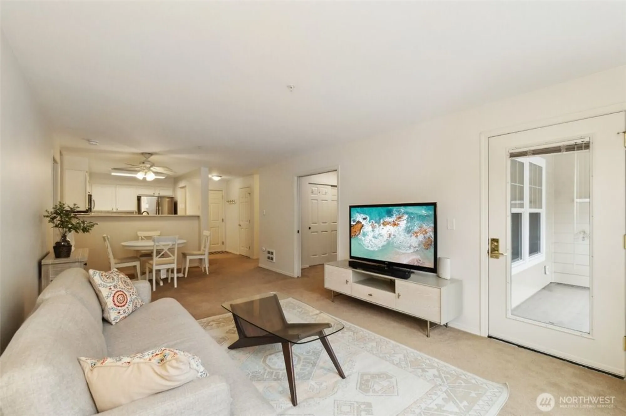 Property Slideshow image 6 of 40 | 4133 224th ln 302, Issaquah, WA, 98029