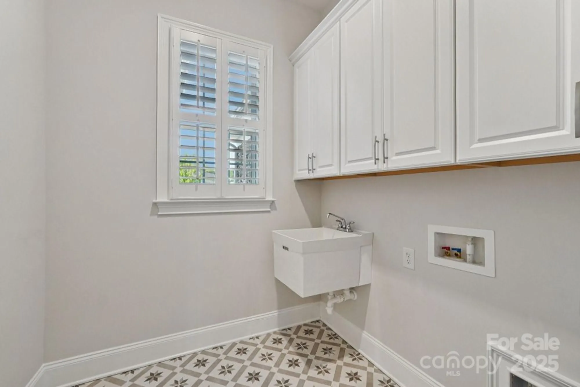 Property Slideshow image 30 of 47 | 45528 misty bluff dr, Charlotte, NC, 28278