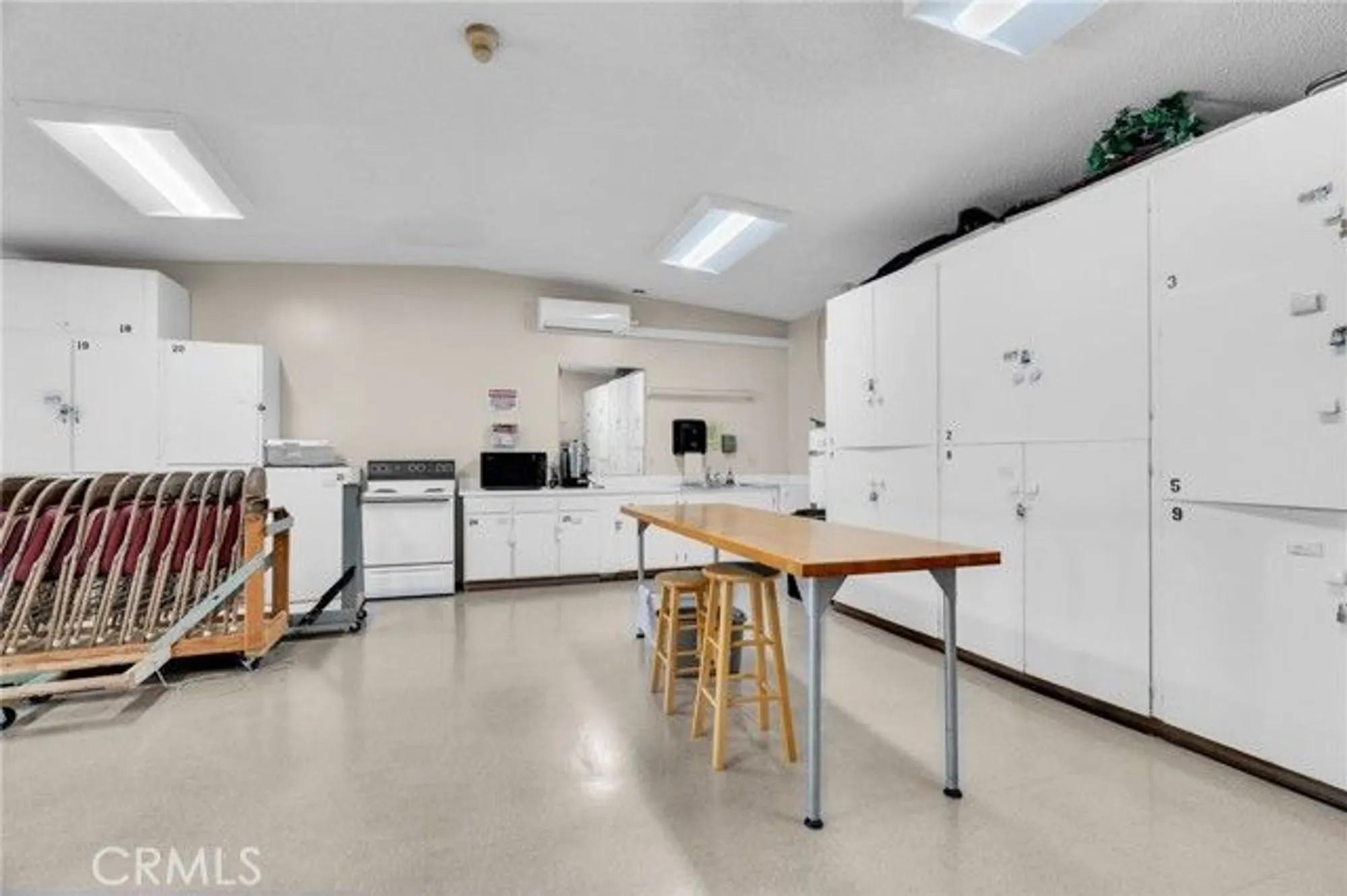 Property Slideshow image 49 of 53 | 26745 oak crossing rd d, Newhall, CA, 91321