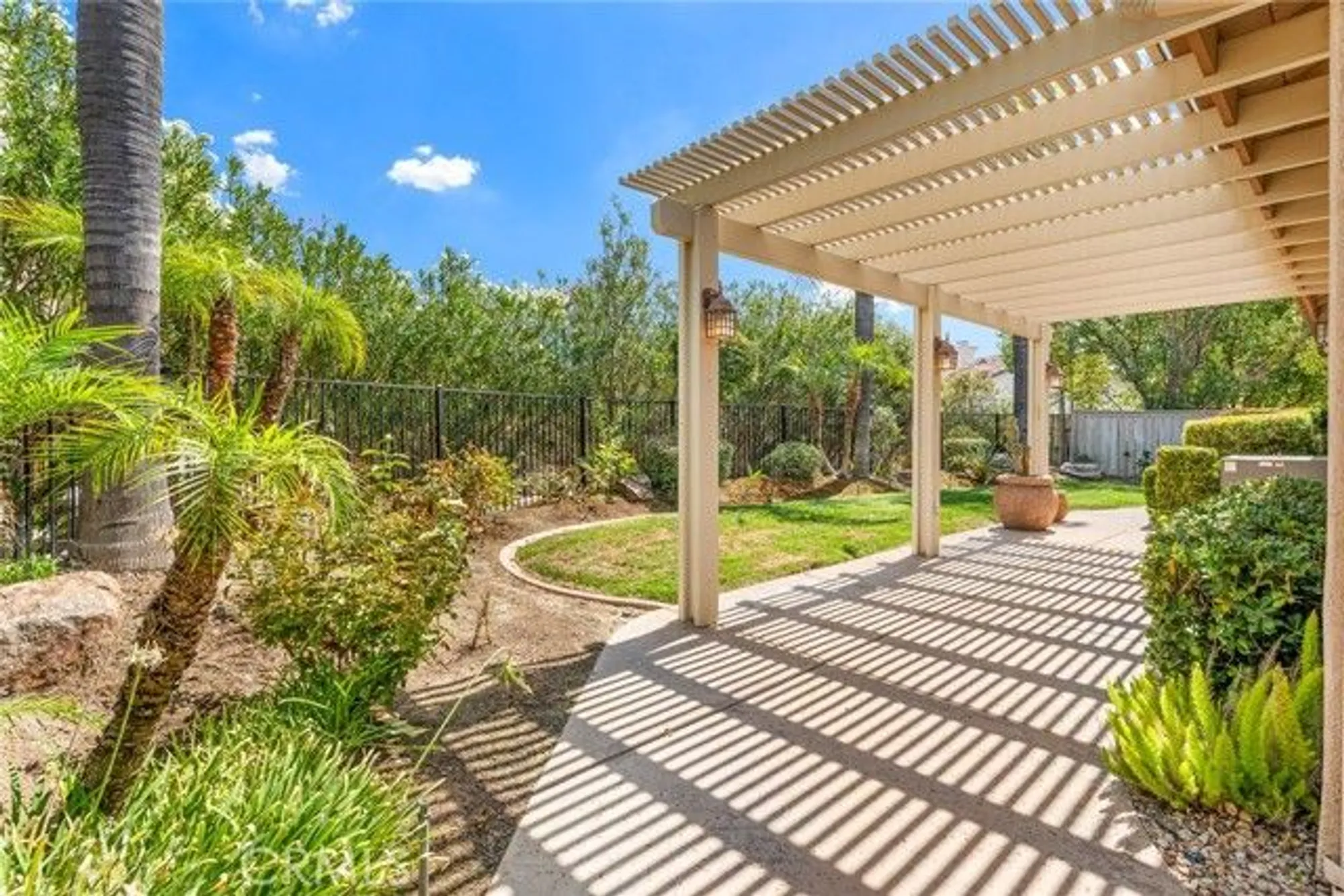 Property Slideshow image 23 of 43 | 28641 coolwater ct, Menifee, CA, 92584