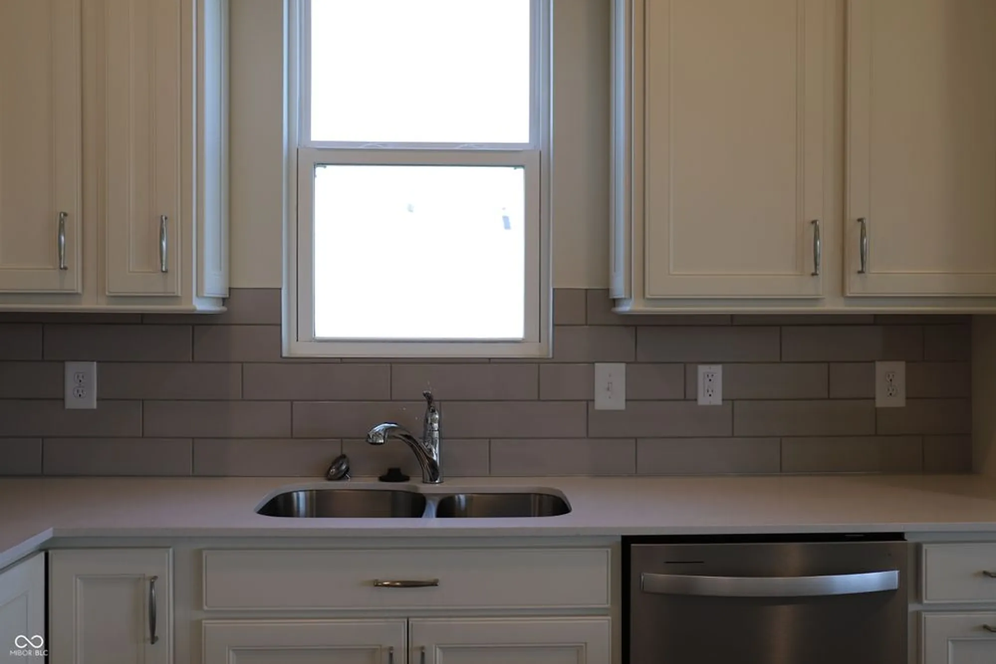 Property Slideshow image 56 of 61 | 811 daisy st, Greenwood, IN, 46143