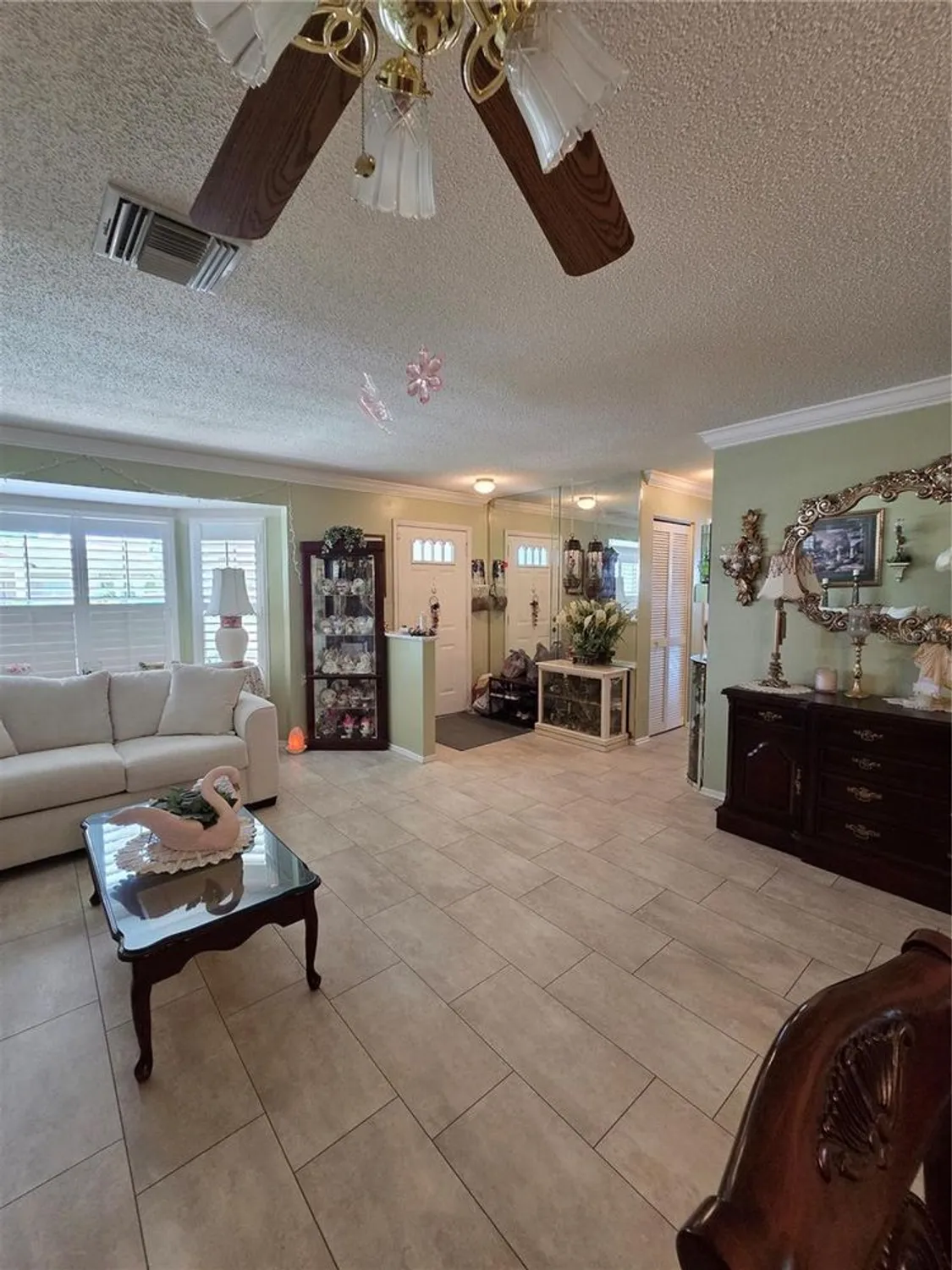 Property Slideshow image 11 of 48 | 9902 saint joseph ct, New Port Richey, FL, 34655