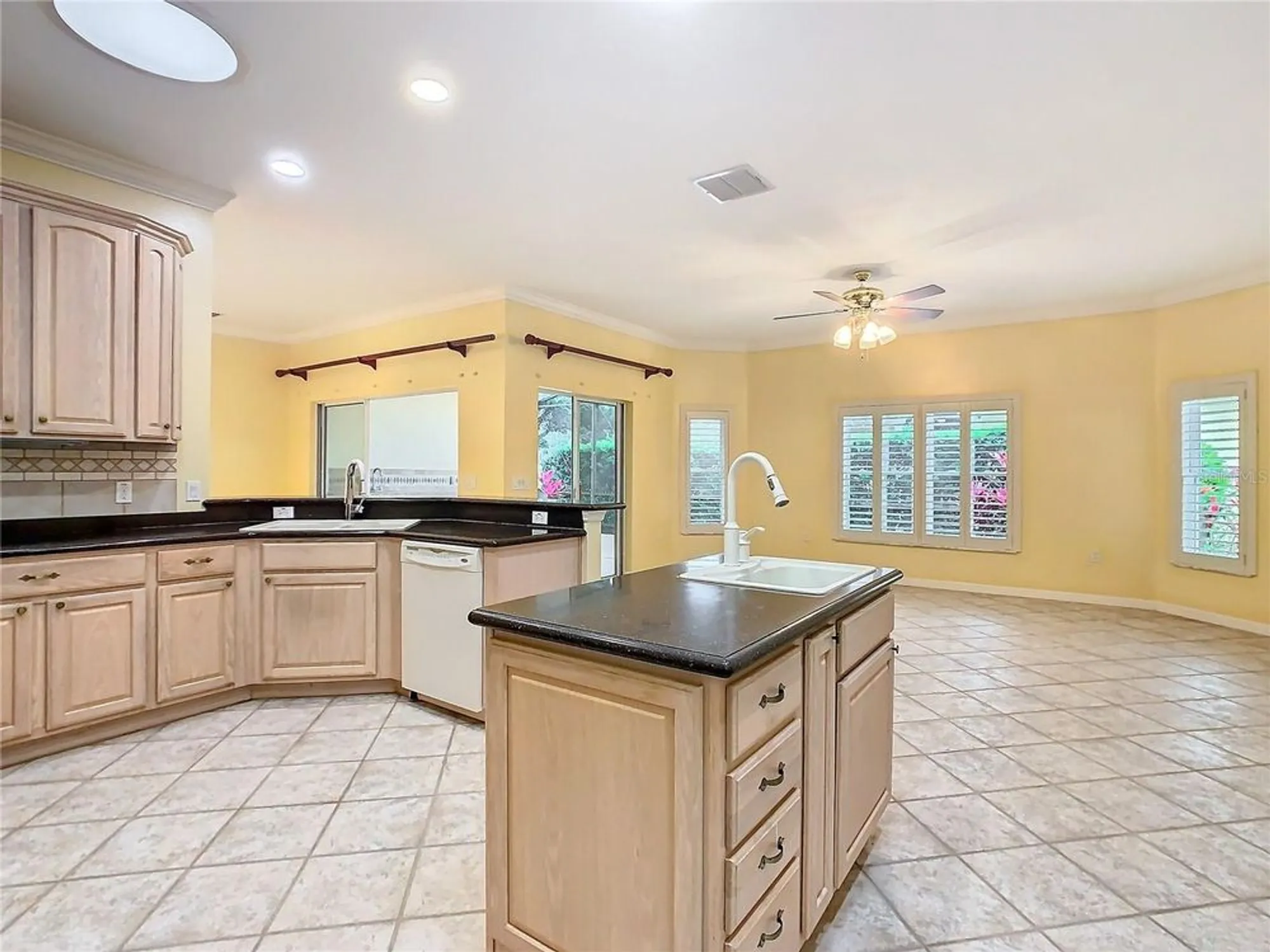 Property Slideshow image 20 of 63 | 100 ventana dr, Kissimmee, FL, 34759