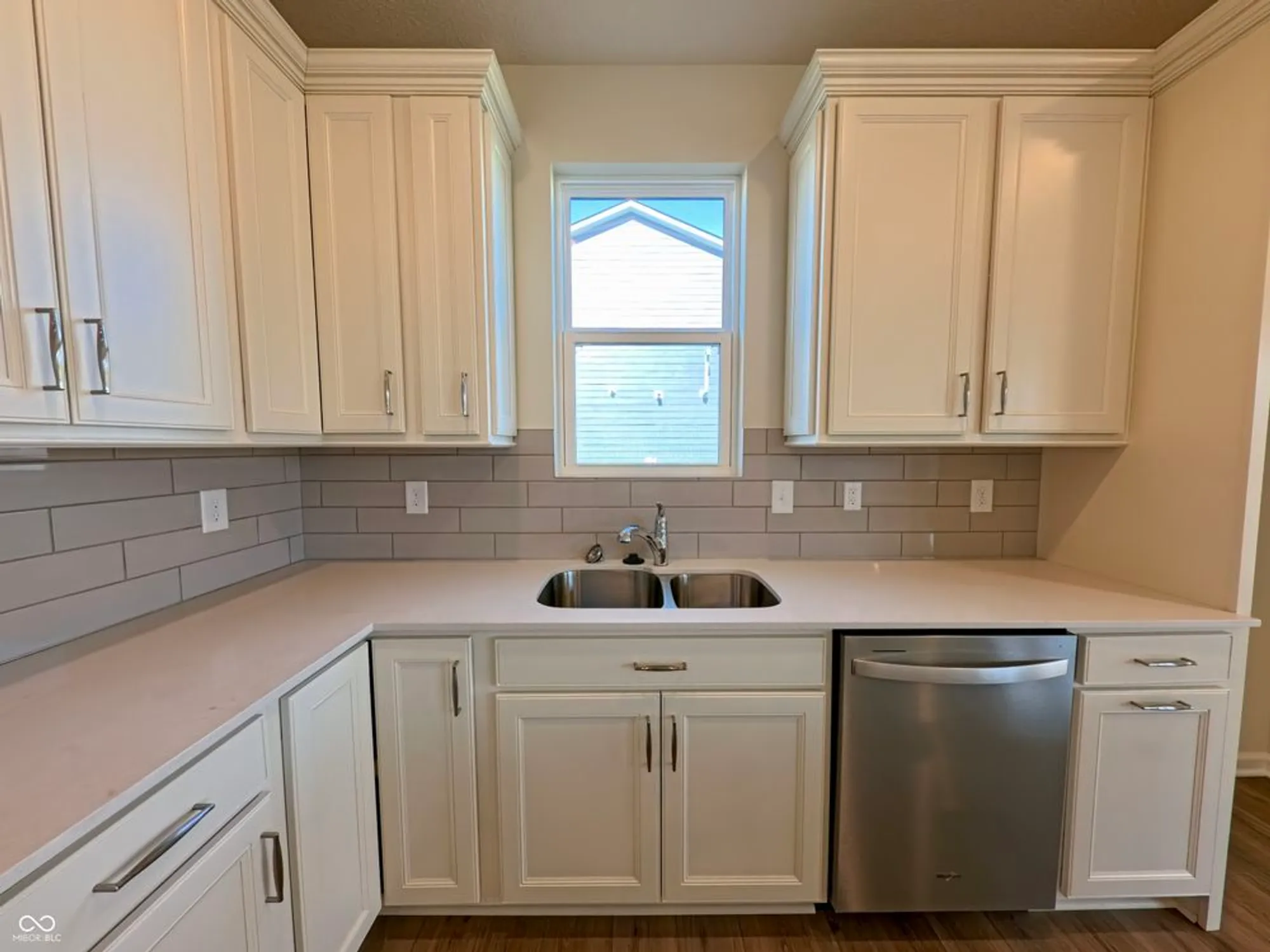 Property Slideshow image 27 of 61 | 811 daisy st, Greenwood, IN, 46143