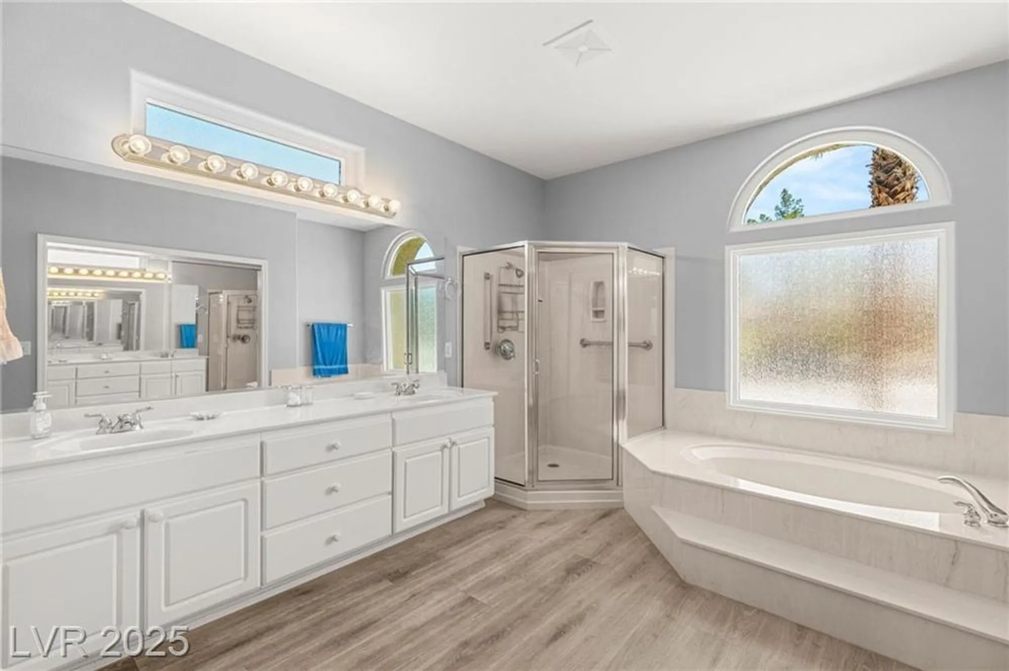 Property Slideshow image 19 of 28 | 2069 colvin run dr, Henderson, NV, 89052