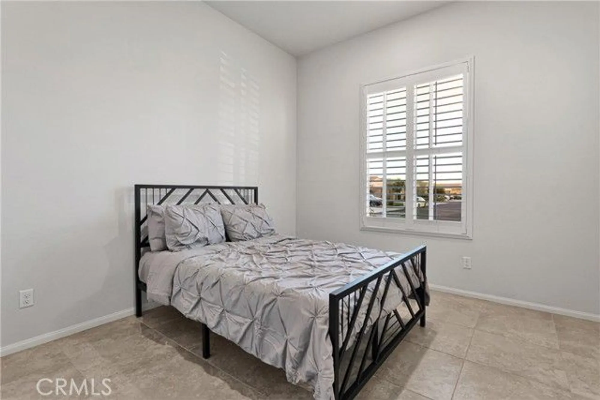 Property Slideshow image 33 of 49 | 19255 castana st, Apple Valley, CA, 92308