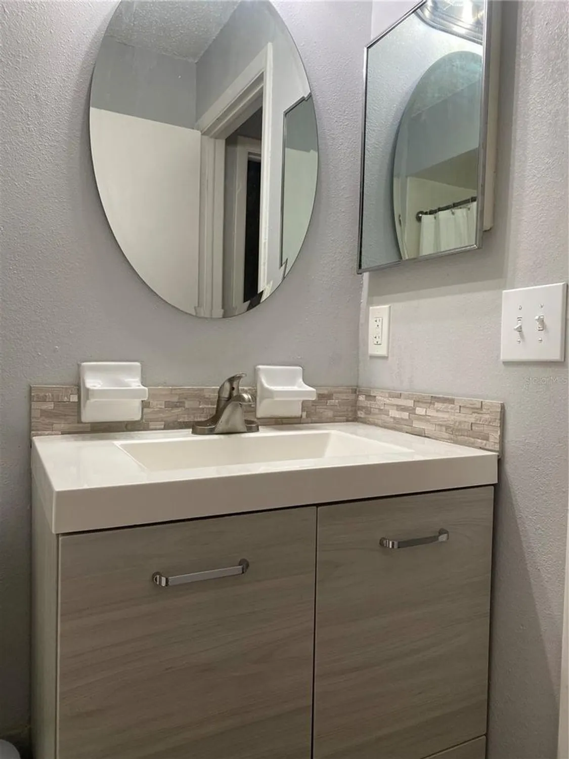 Property Slideshow image 22 of 38 | 832 cambridge ct, Dunedin, FL, 34698