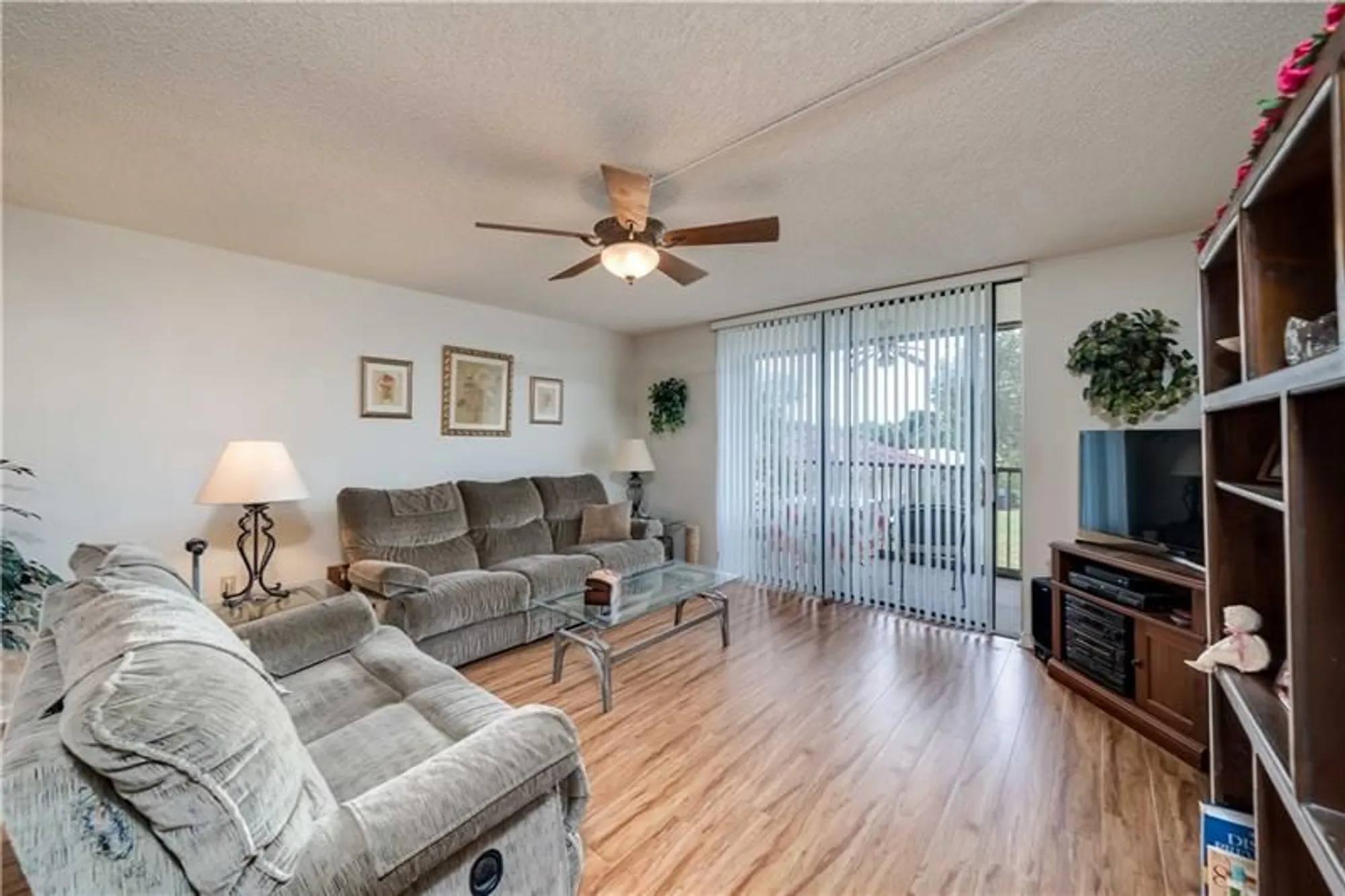 Property Slideshow image 4 of 32 | 3521 environ blvd apt 209, Lauderhill, FL, 33319
