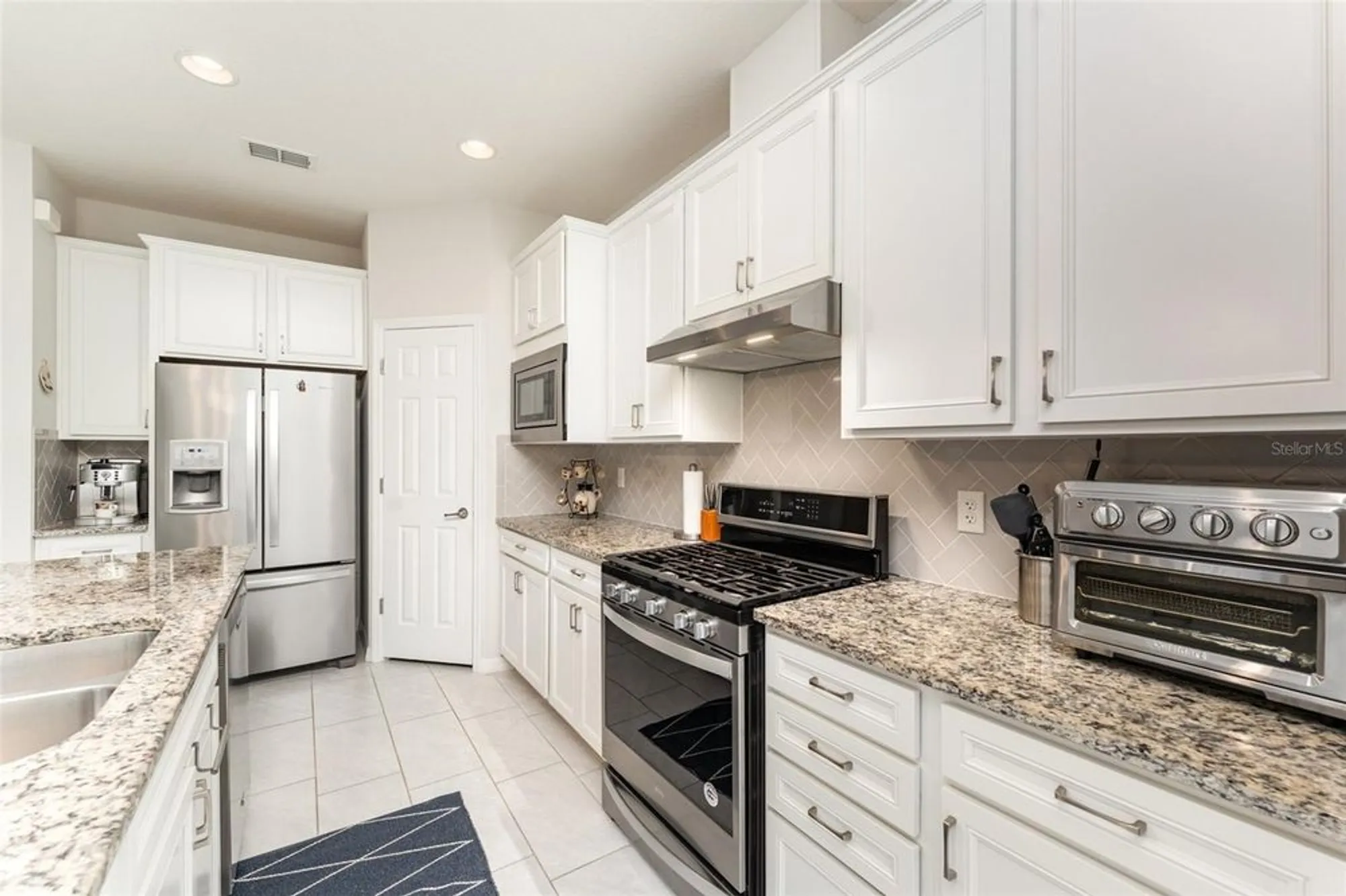 Property Slideshow image 7 of 53 | 409 almansa st, Davenport, FL, 33837