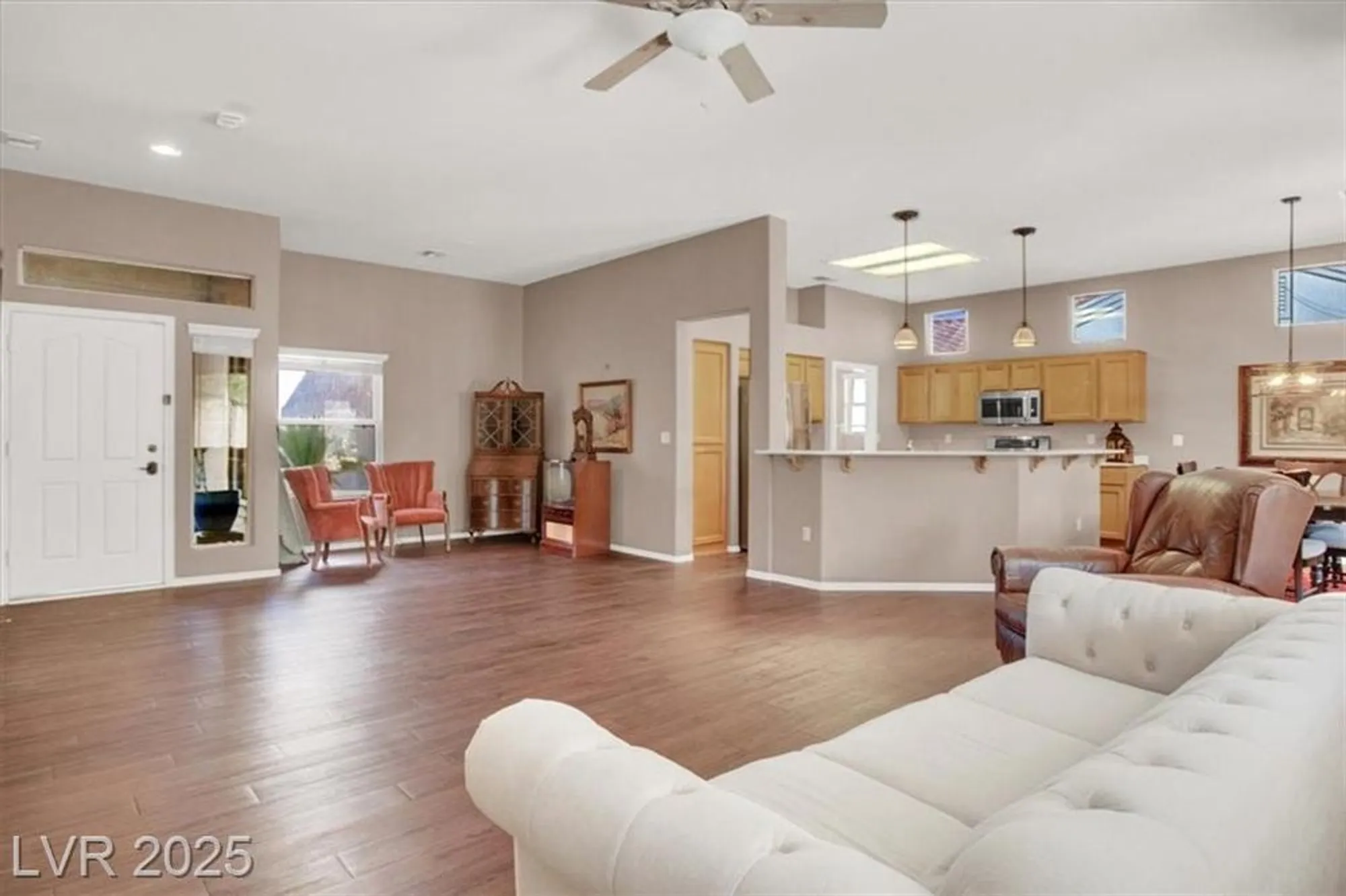 Property Slideshow image 5 of 33 | 9525 salem hills ct, Las Vegas, NV, 89134