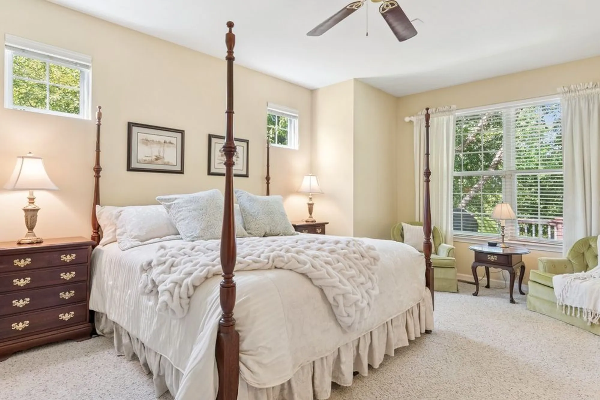 Property Slideshow image 15 of 40 | 1504 mansfield dr, Aurora, IL, 60502