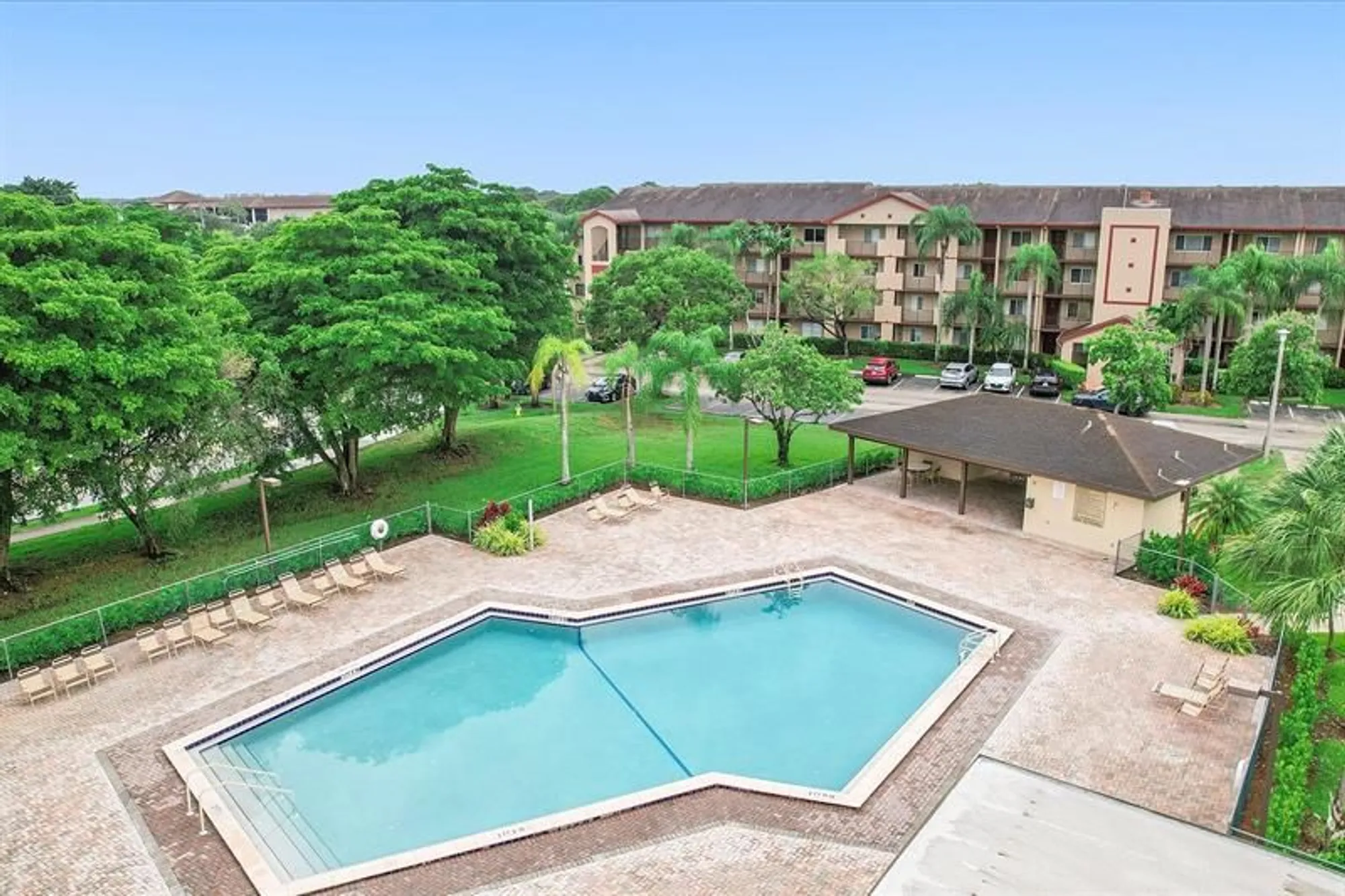 Property Slideshow image 16 of 17 | 850 sw 138th ave apt 208d, Pembroke Pines, FL, 33027