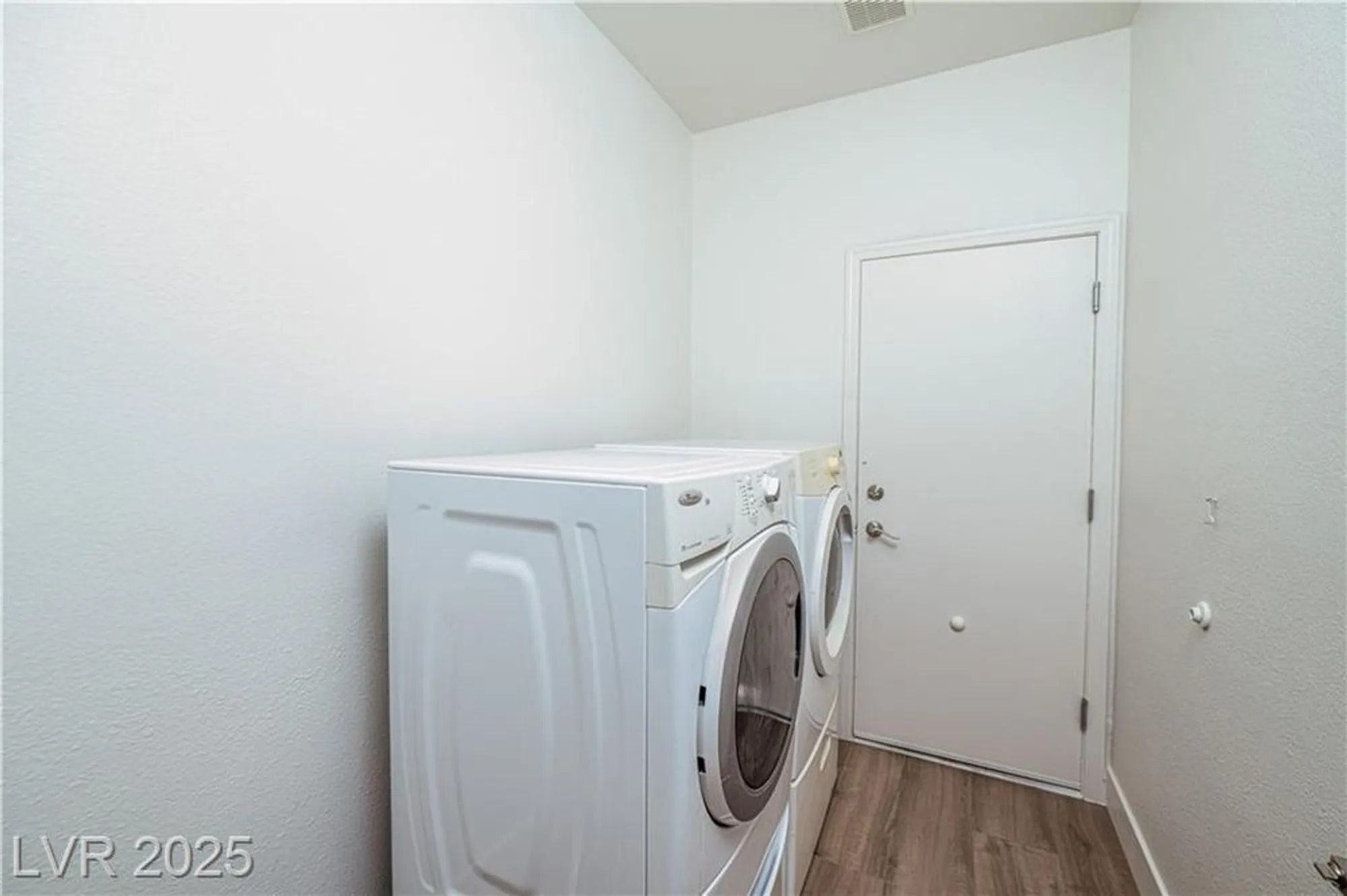 Property Slideshow image 17 of 37 | 10301 coal creek pl, Las Vegas, NV, 89134