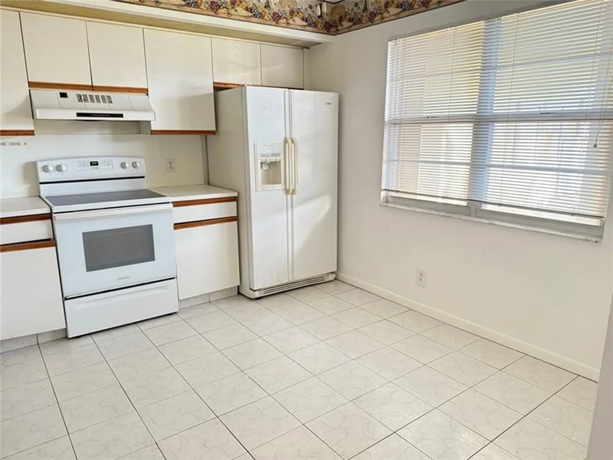 Property Slideshow image 8 of 17 | 13001 sw 15th ct apt 106t, Pembroke Pines, FL, 33027
