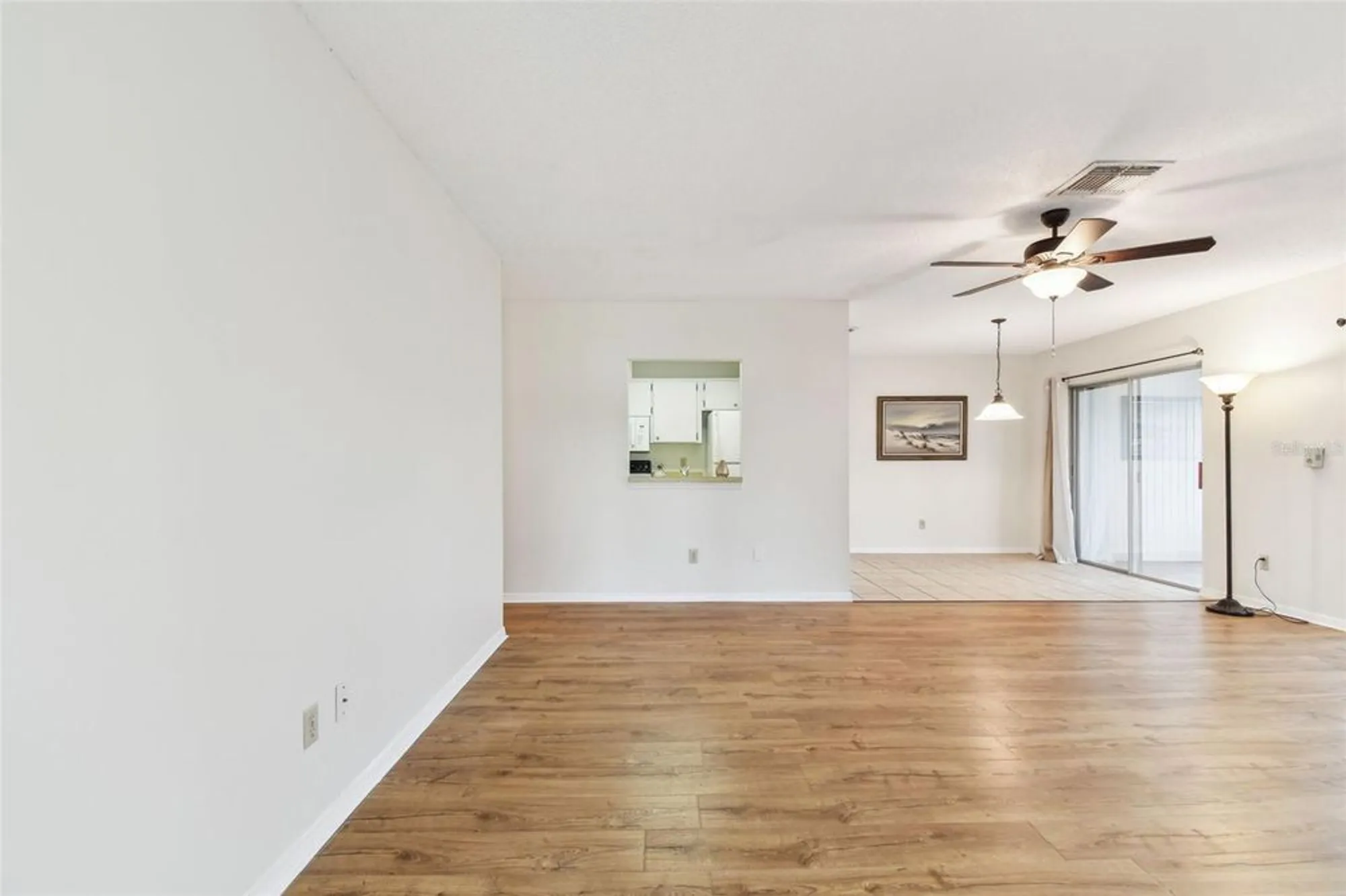 Property Slideshow image 8 of 50 | 2301 grenoble pl # 1, Sun City Center, FL, 33573