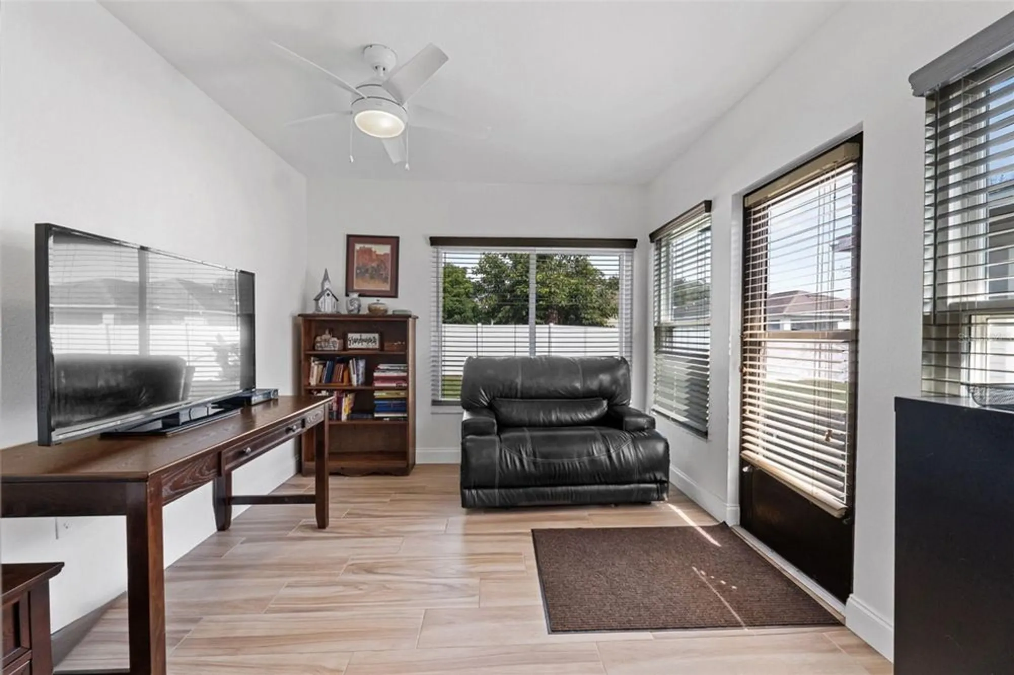 Property Slideshow image 17 of 49 | 1957 prairie dunes cir, Lakeland, FL, 33810