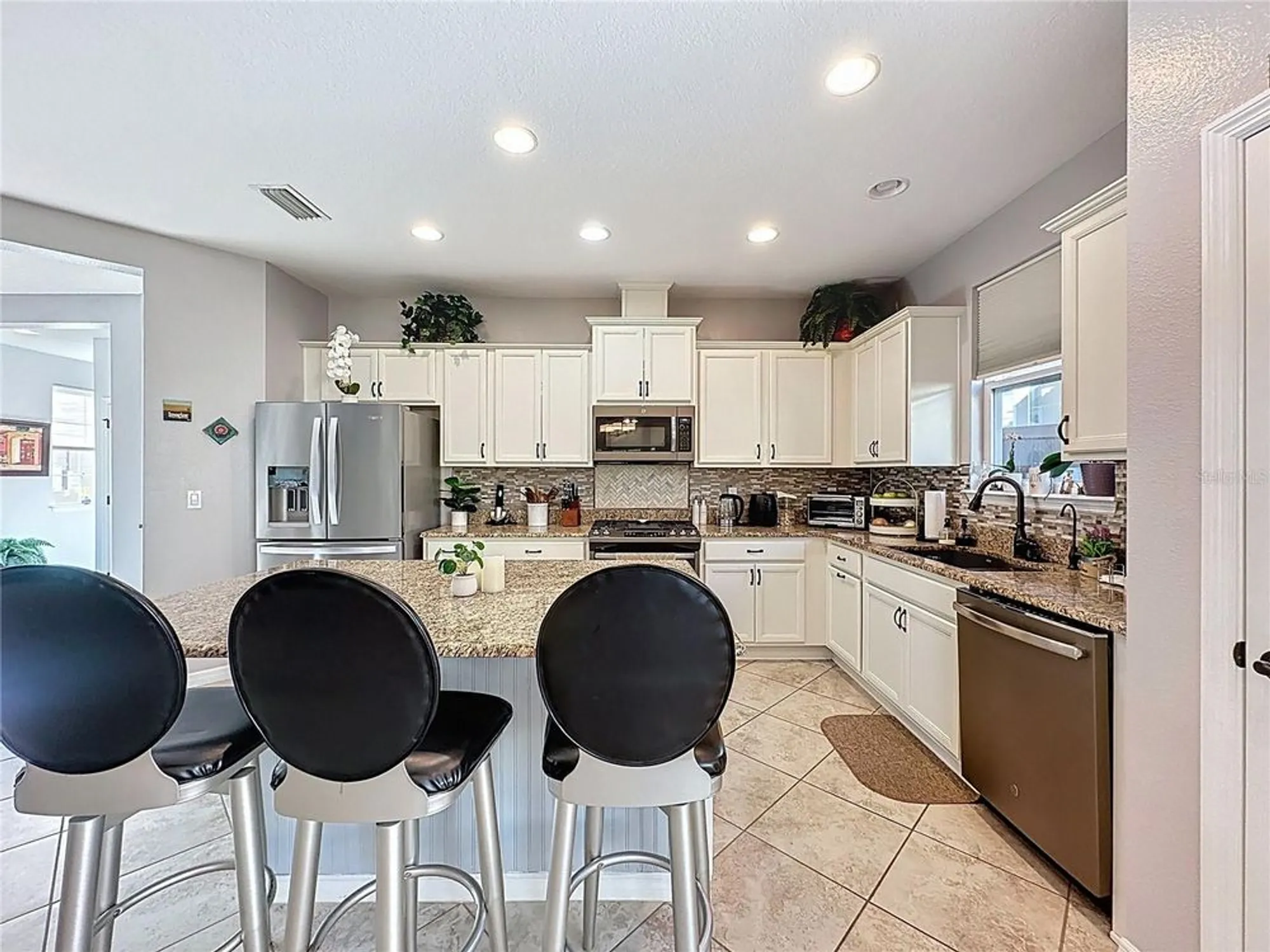 Property Slideshow image 10 of 79 | 373 alcove dr, Groveland, FL, 34736