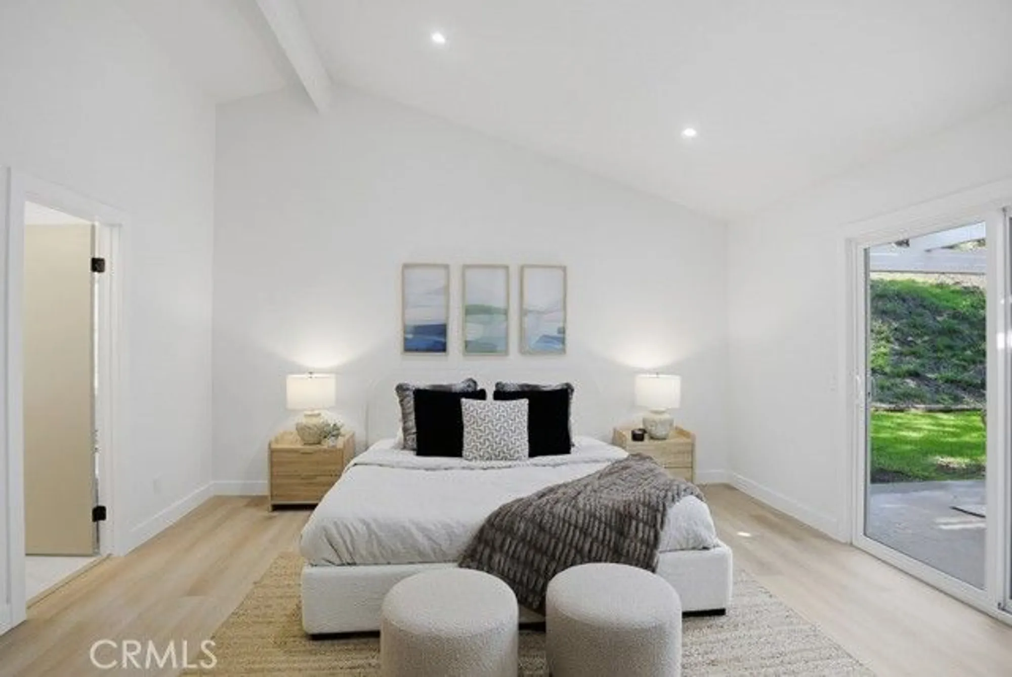 Property Slideshow image 18 of 52 | 1069 belleza st, Camarillo, CA, 93012