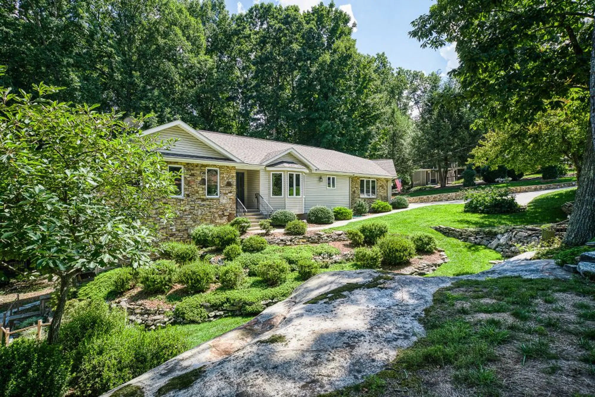 Property Slideshow image 36 of 56 | 16 belvedere ln, Crossville, TN, 38558