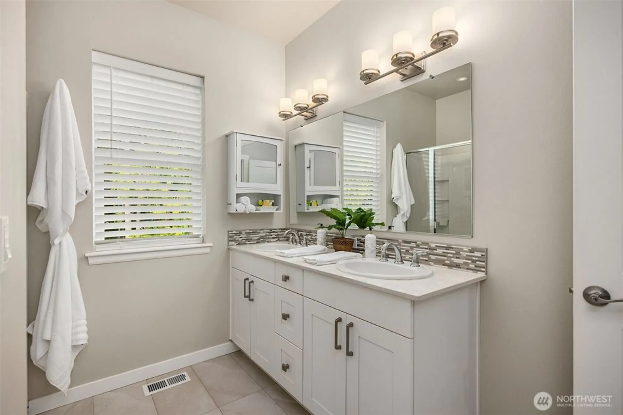 Property Slideshow image 17 of 32 | 490 mount constance way, Port Ludlow, WA, 98365