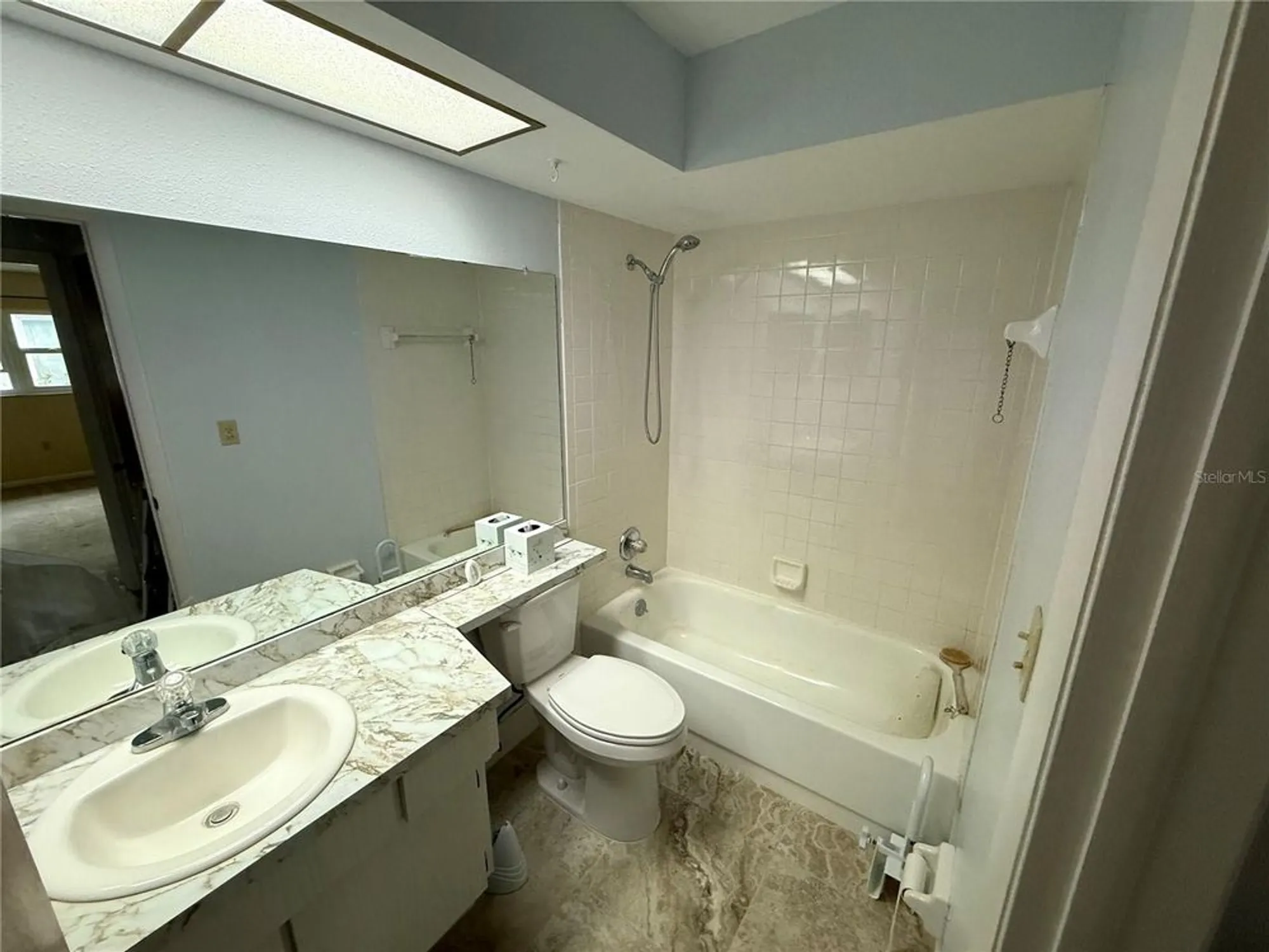 Property Slideshow image 9 of 13 | 8472 deauville n # 8472, Pinellas Park, FL, 33781