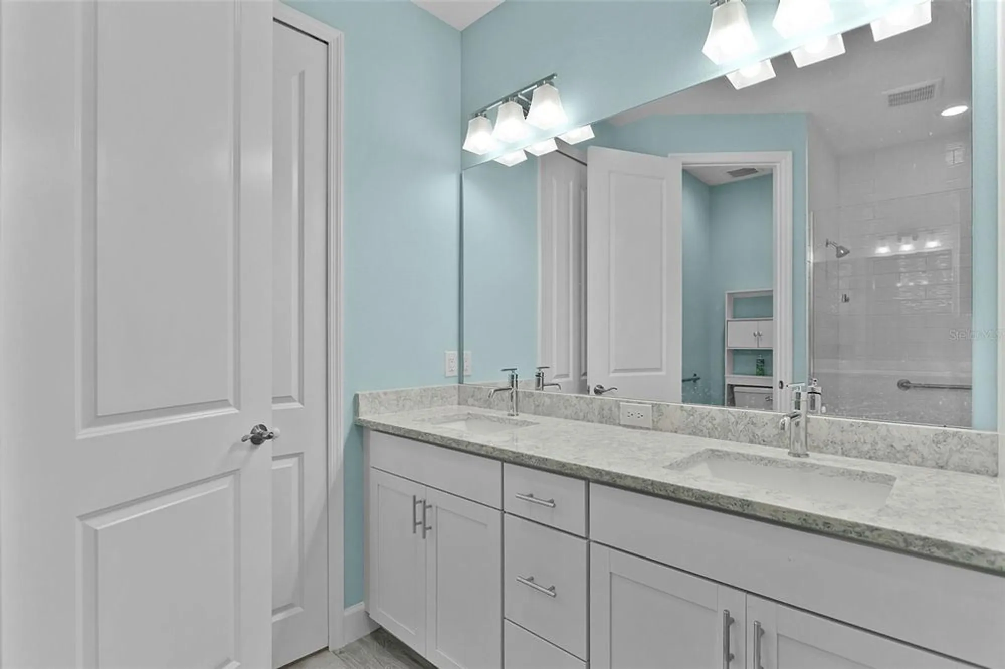 Property Slideshow image 13 of 40 | 867 bama breeze dr, Daytona Beach, FL, 32124