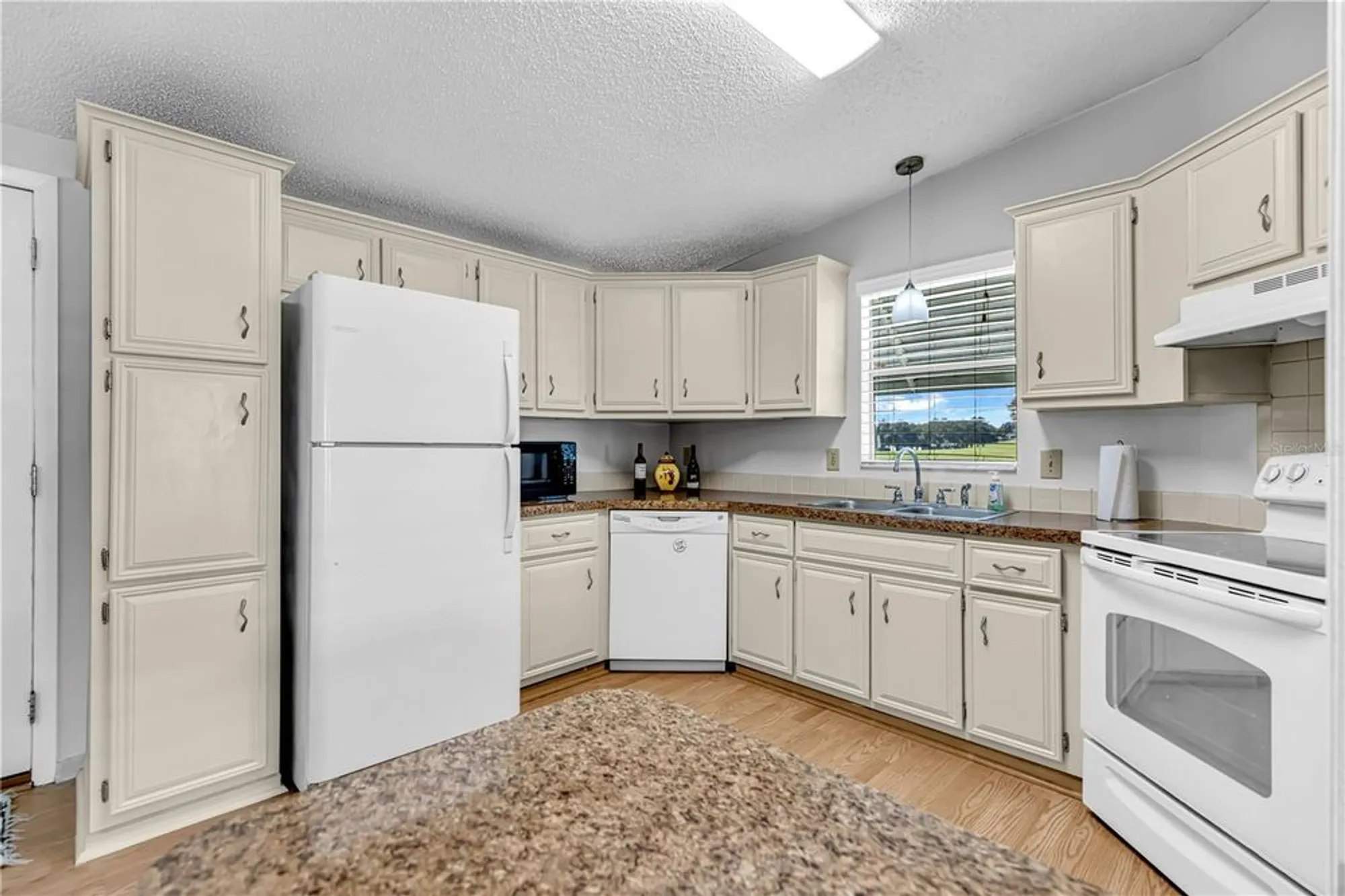 Property Slideshow image 10 of 41 | 1514 e schwartz blvd, Lady Lake, FL, 32159