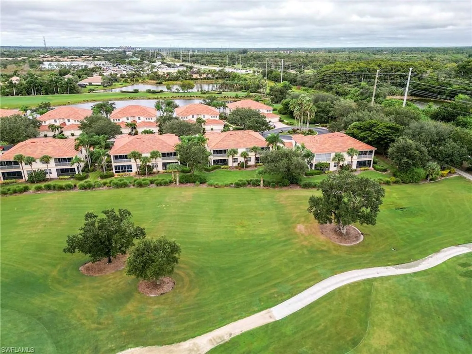 Property Slideshow image 8 of 50 | 3010 meandering way apt 102, Fort Myers, FL, 33905