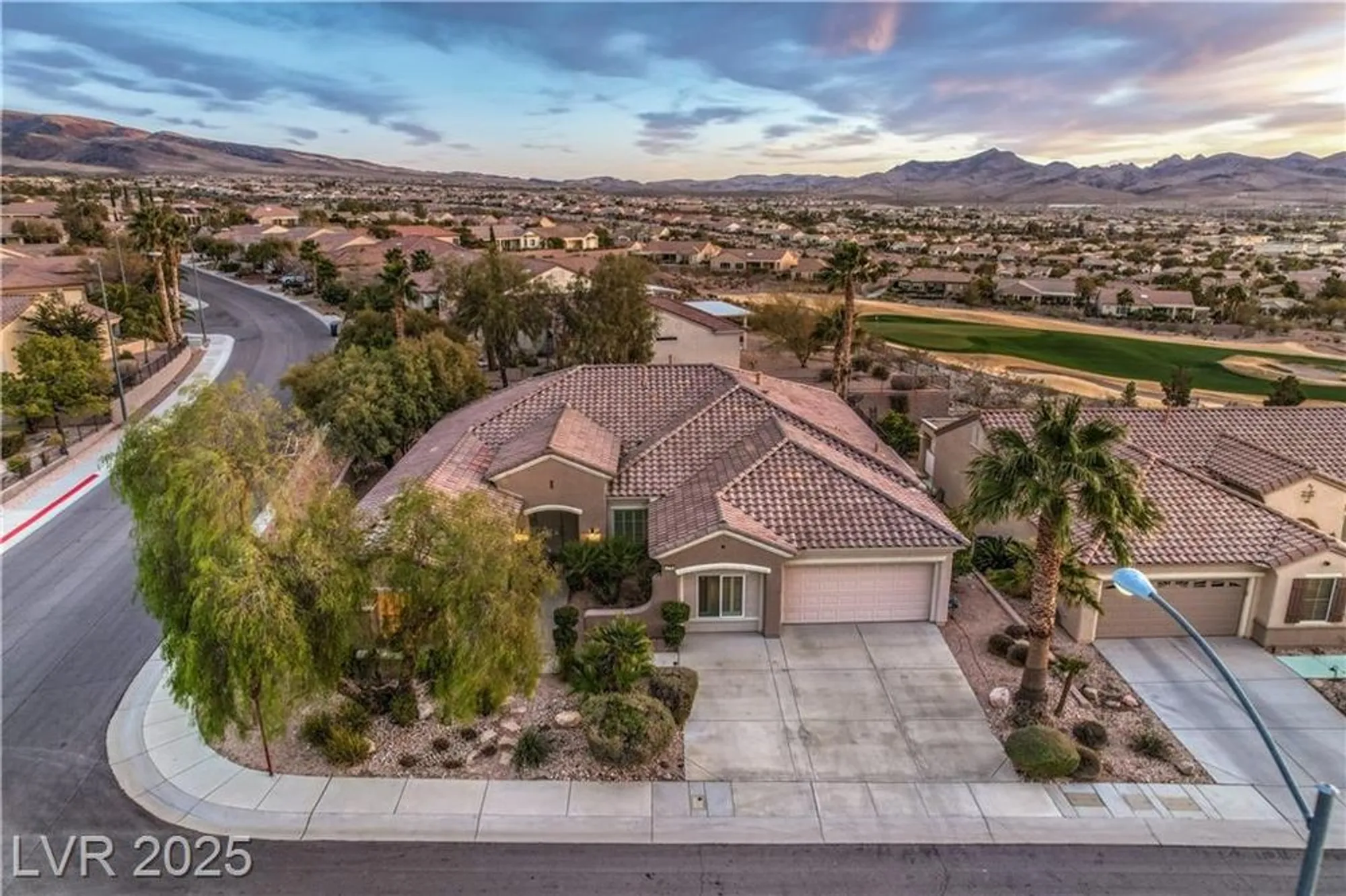 Property Slideshow image 42 of 65 | 2170 peyten park st, Henderson, NV, 89052