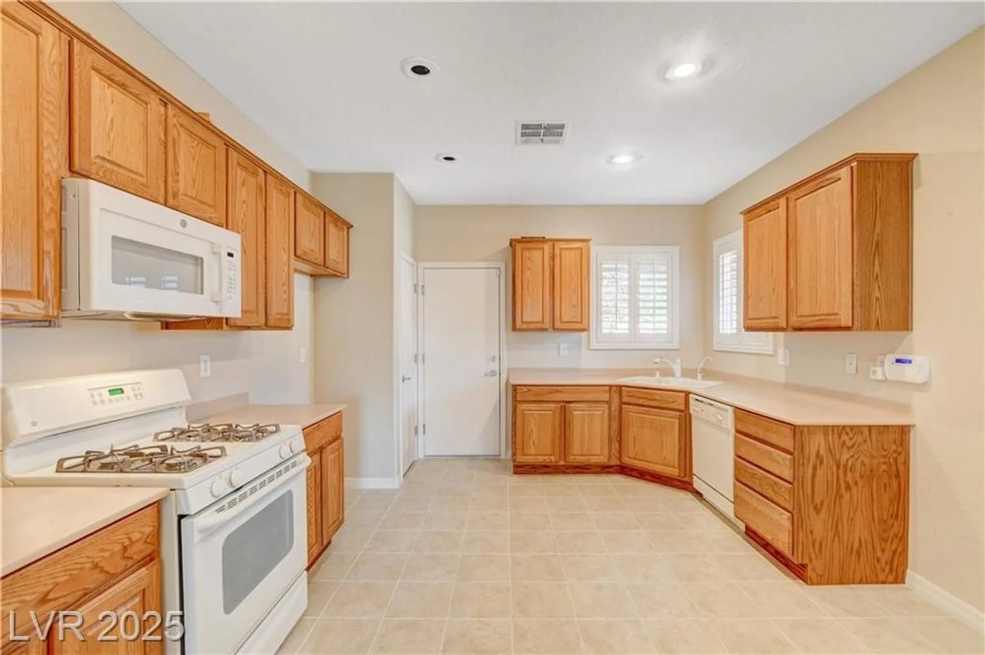 Property Slideshow image 4 of 19 | 2554 crater rock st, Henderson, NV, 89044