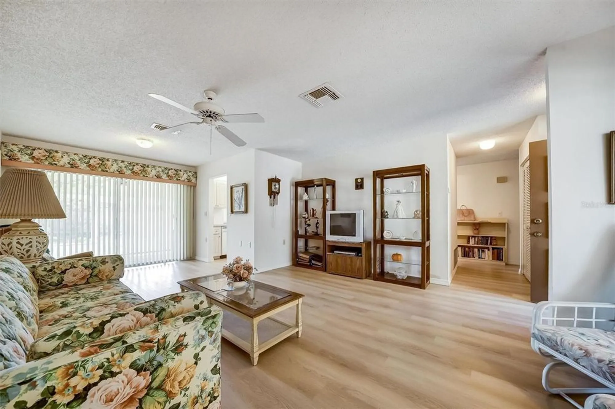 Property Slideshow image 10 of 45 | 8420 winding wood dr, Port Richey, FL, 34668