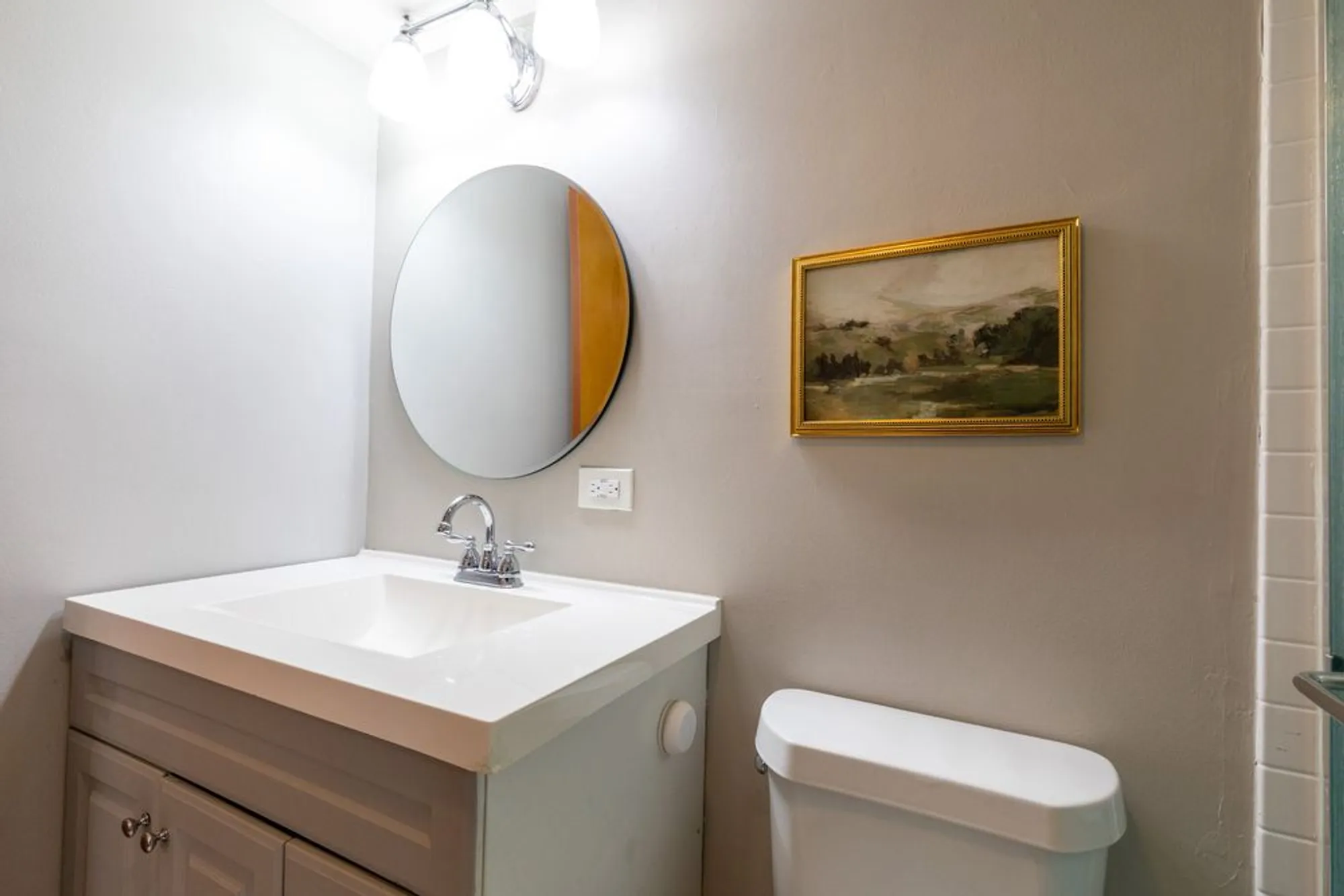 Property Slideshow image 10 of 20 | 5300 walnut ave apt 11b, Downers Grove, IL, 60515