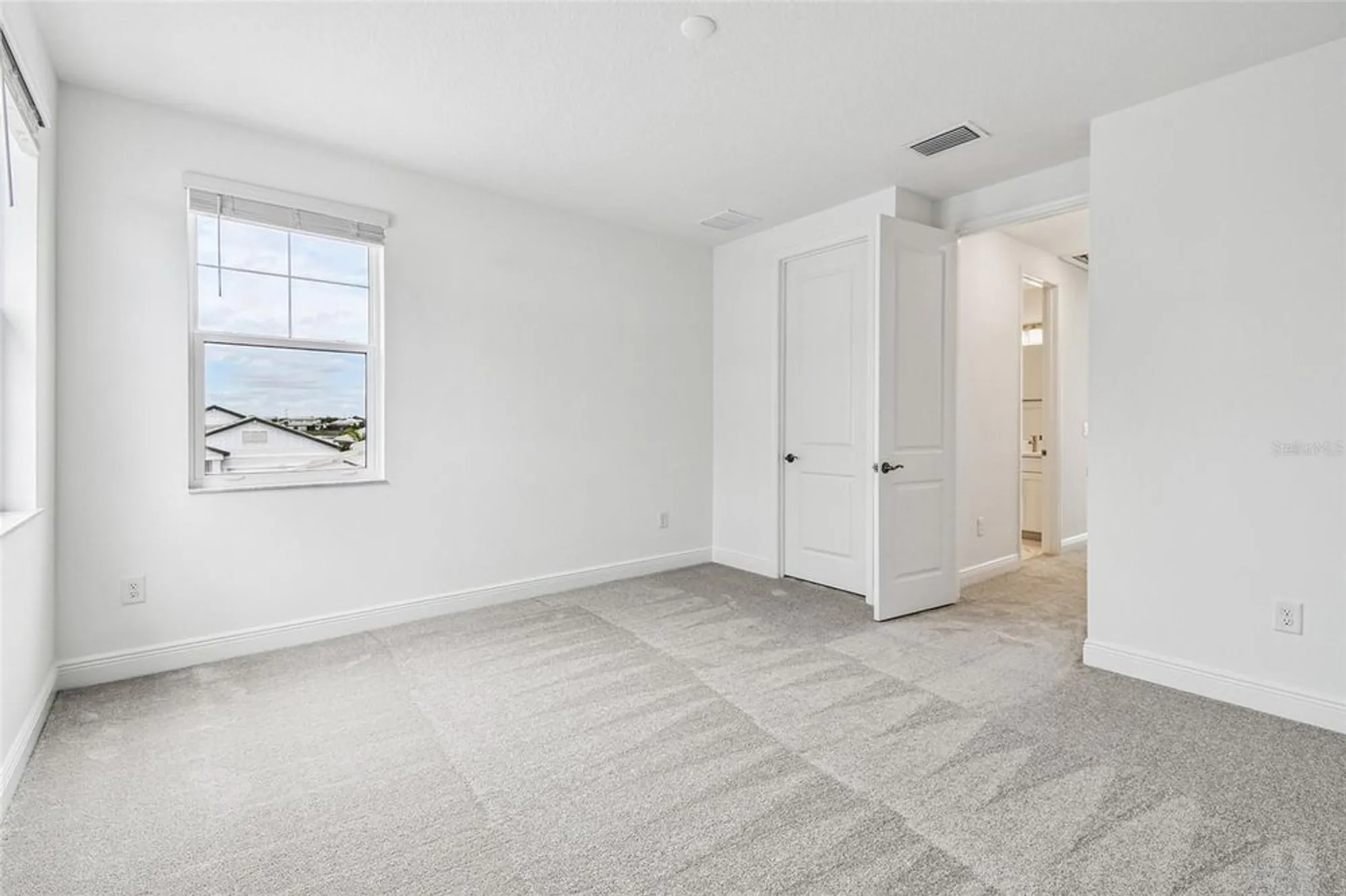 Property Slideshow image 15 of 28 | 17236 savory mist cir, Lakewood Ranch, FL, 34211