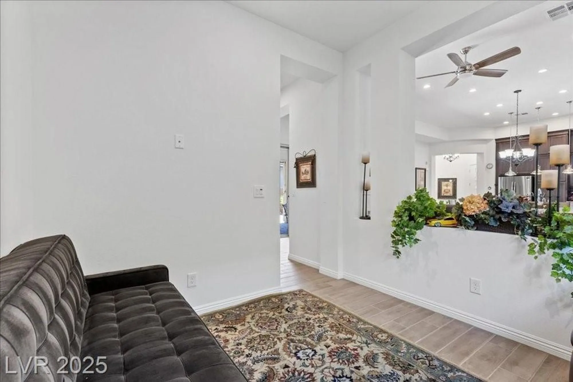 Property Slideshow image 16 of 77 | 6722 desert crimson st, Las Vegas, NV, 89148