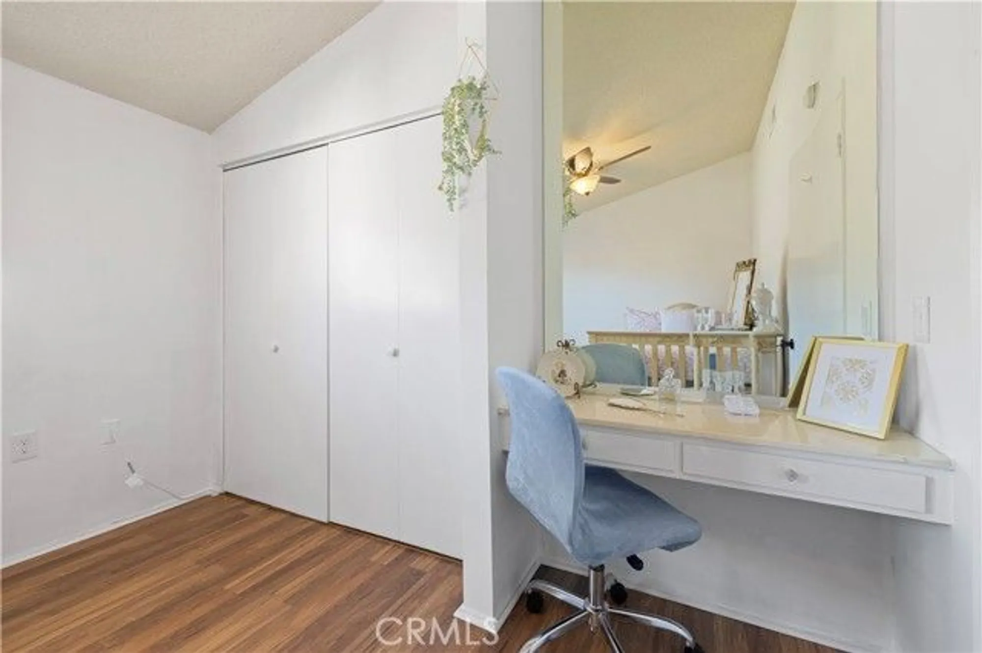 Property Slideshow image 17 of 30 | 19116 avenue of the oaks unit b, Newhall, CA, 91321