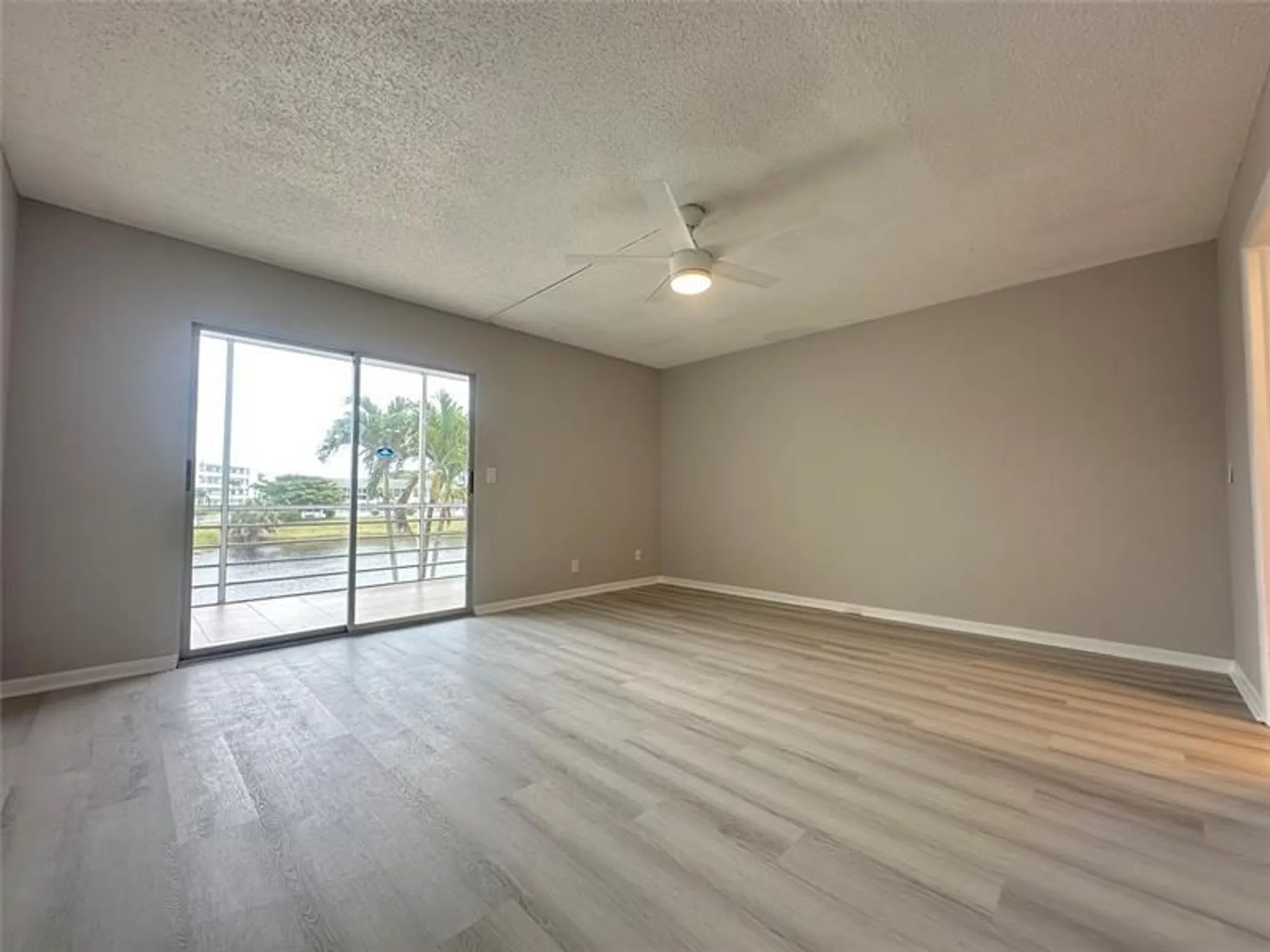 Property Slideshow image 12 of 66 | 2048 newport n # 2048, Deerfield Beach, FL, 33442