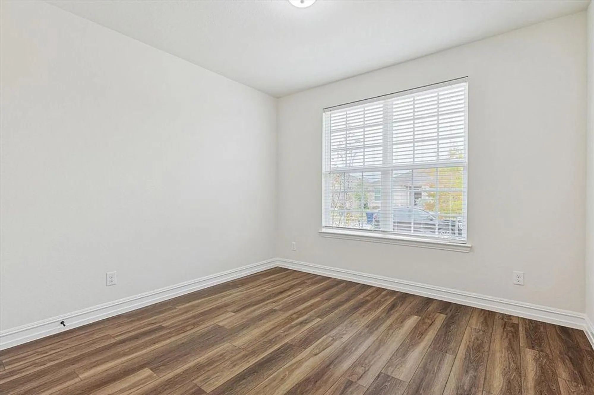 Property Slideshow image 5 of 33 | 948 memorial dr, Aubrey, TX, 76227