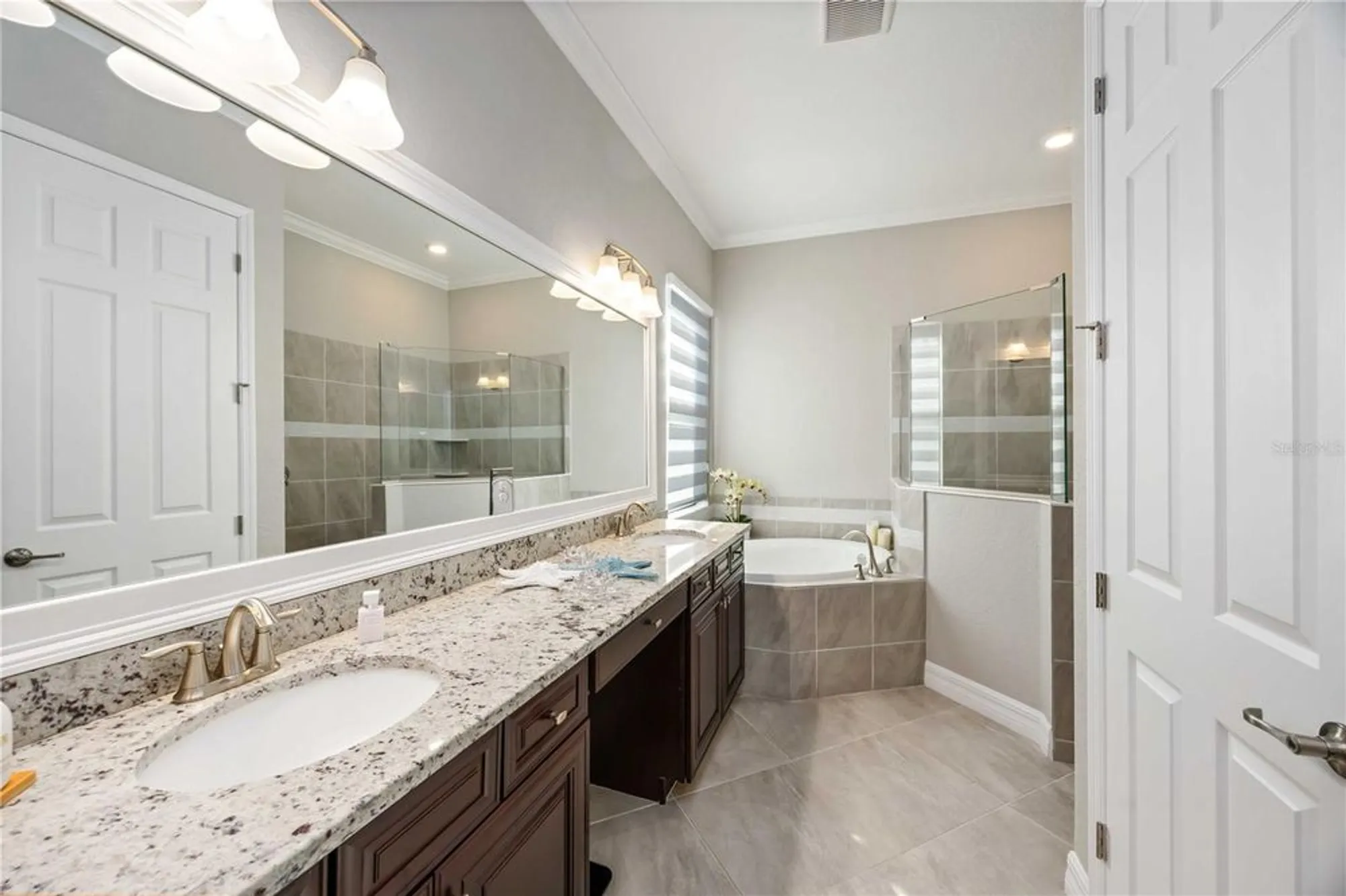 Property Slideshow image 32 of 100 | 25064 spartina dr, Venice, FL, 34293