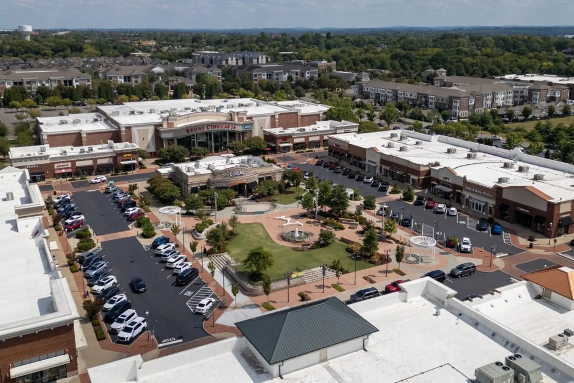 Property Slideshow image 29 of 32 | 141 saundersville rd apt 1405, Hendersonville, TN, 37075