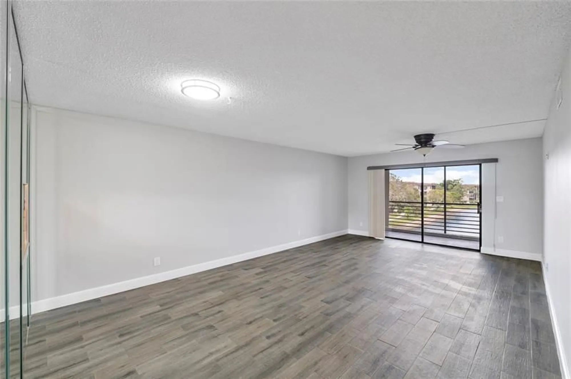 Property Slideshow image 3 of 15 | 4930 e sabal palm blvd apt 402, Tamarac, FL, 33319