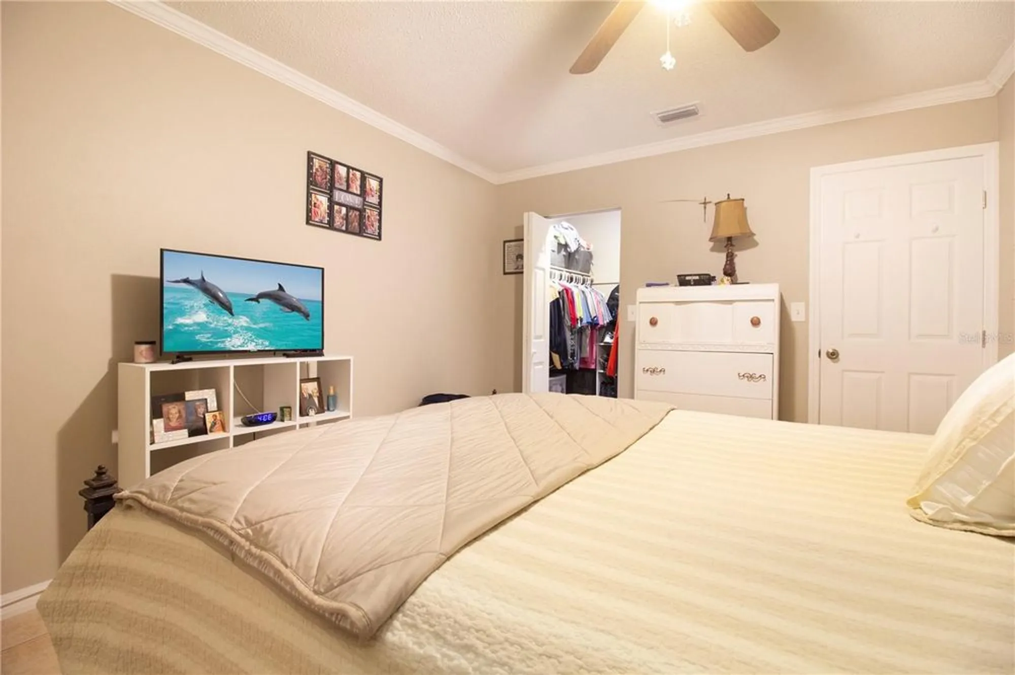 Property Slideshow image 13 of 25 | 5530 80th st n unit c201, St Petersburg, FL, 33709