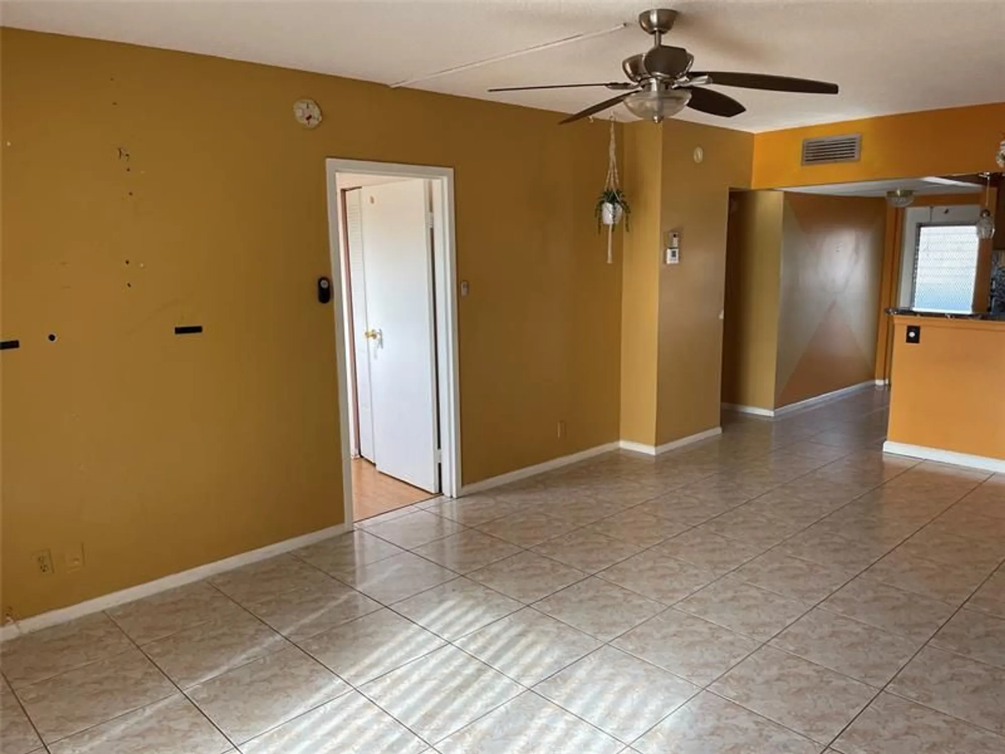 Property Slideshow image 14 of 47 | 1025 country club dr apt 407, Margate, FL, 33063